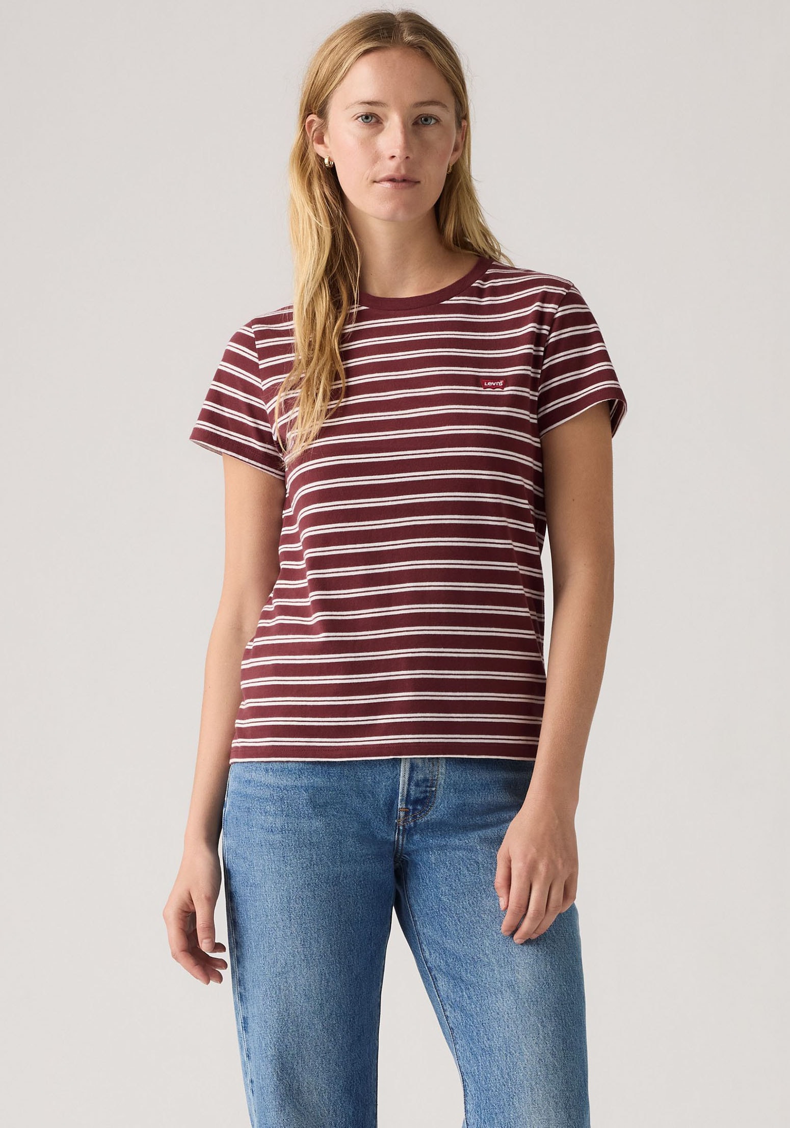 Levi's® T-Shirt »The perfect Tee«, mit kleiner Logo-Stickerei