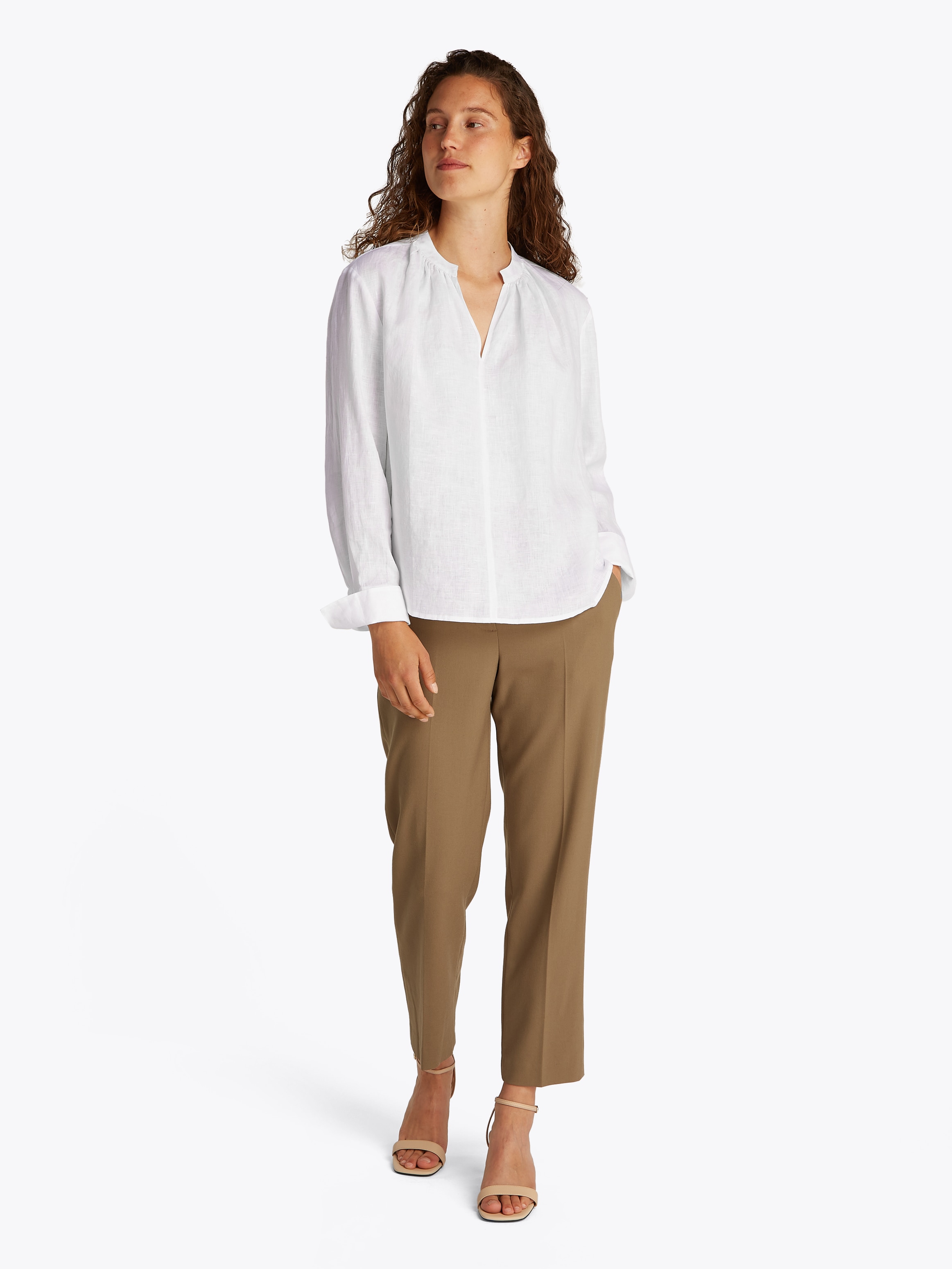 Tommy Hilfiger Klassische Bluse »ESS LINEN V-NECK BLOUSE«, mit Raffung,kühlendes Premium Leinen