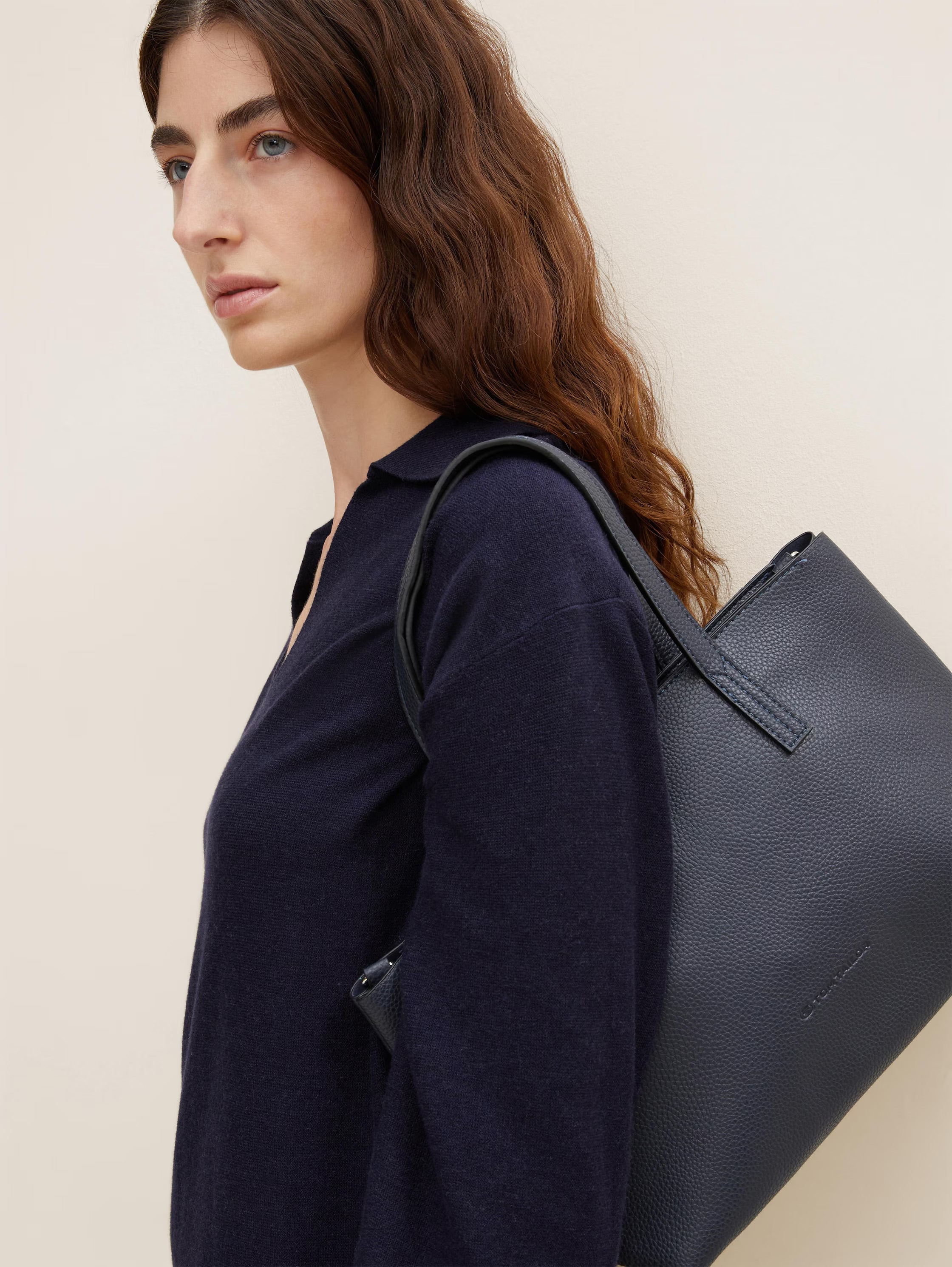 TOM TAILOR Shopper »Marla« aus fein genarbtem Lederimitat außen und weichem Suede-Imitat innen