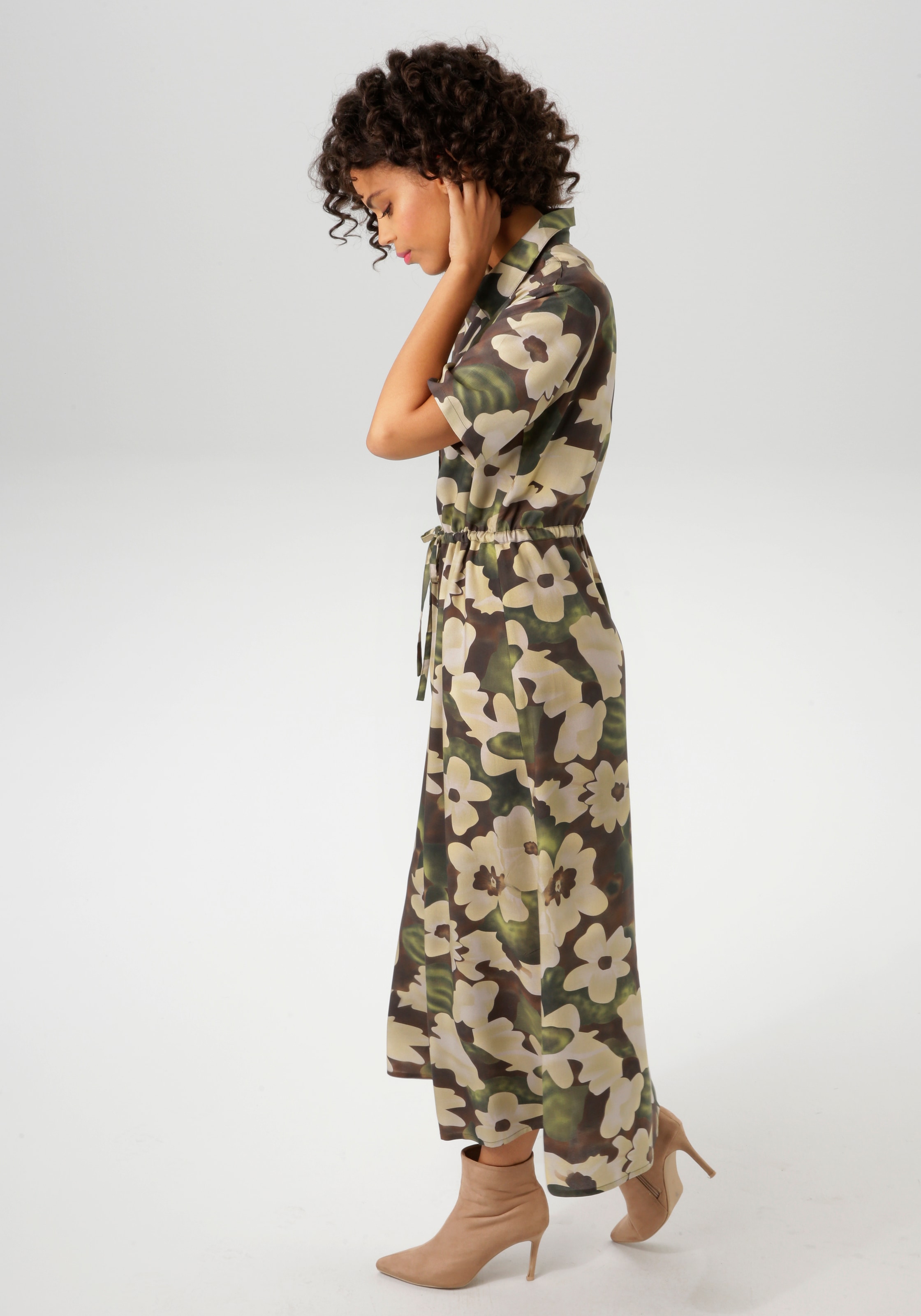 Aniston CASUAL Blusenkleid, mit farbharmonischen Blumendruck im Batikdessin