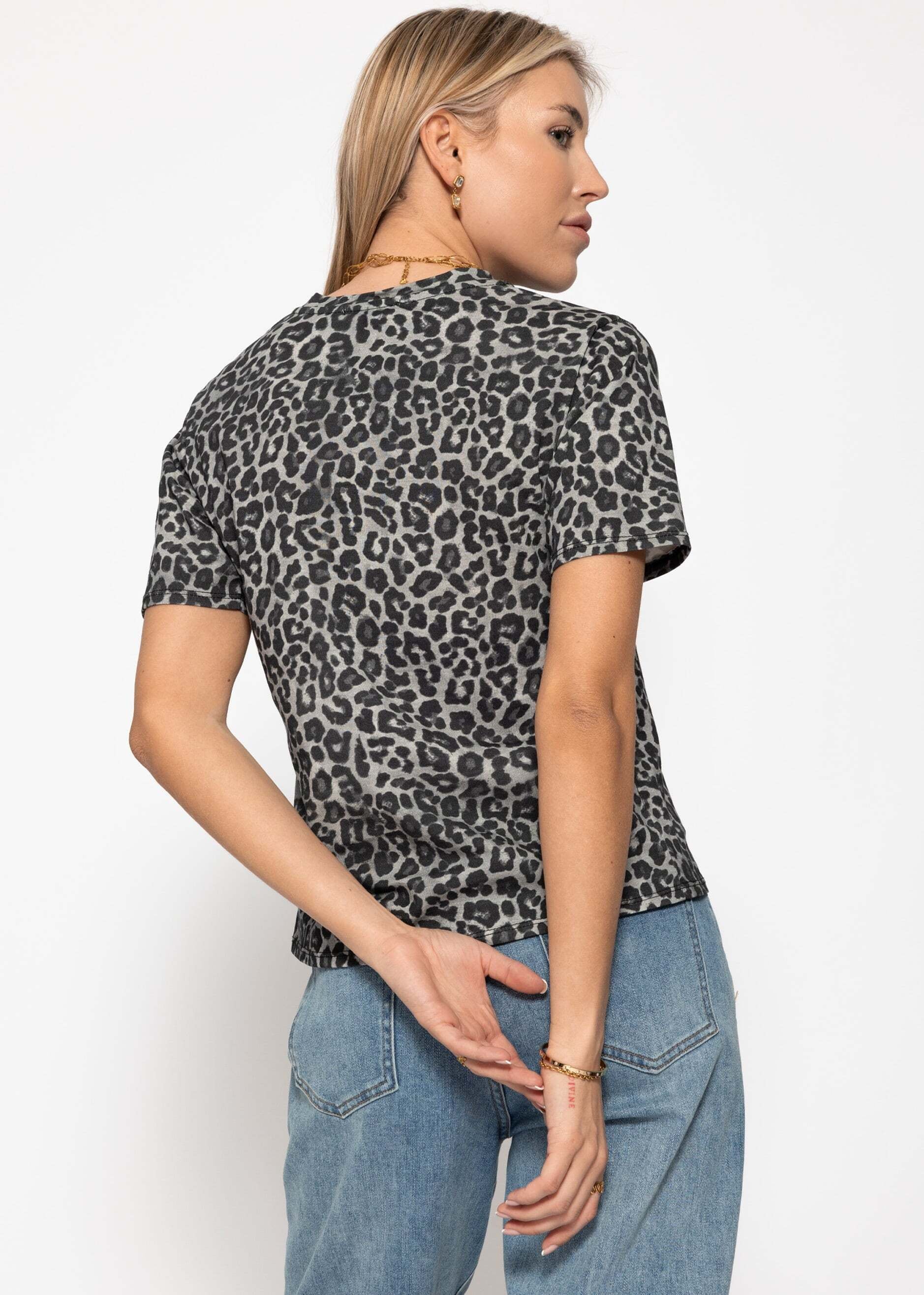 SASSYCLASSY T-Shirt »T-Shirt mit Leo-Print« Trendiges Baumwollshirt mit Rundhalsausschnitt Braun Grau