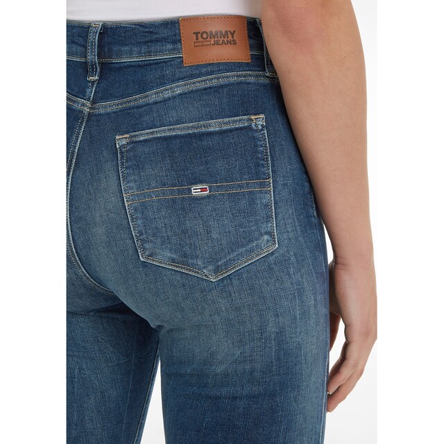 Tommy Jeans Skinny-fit-Jeans »Jeans SYLVIA HR SSKN CG4«, mit Logobadge und  Labelflags bestellen | UNIVERSAL