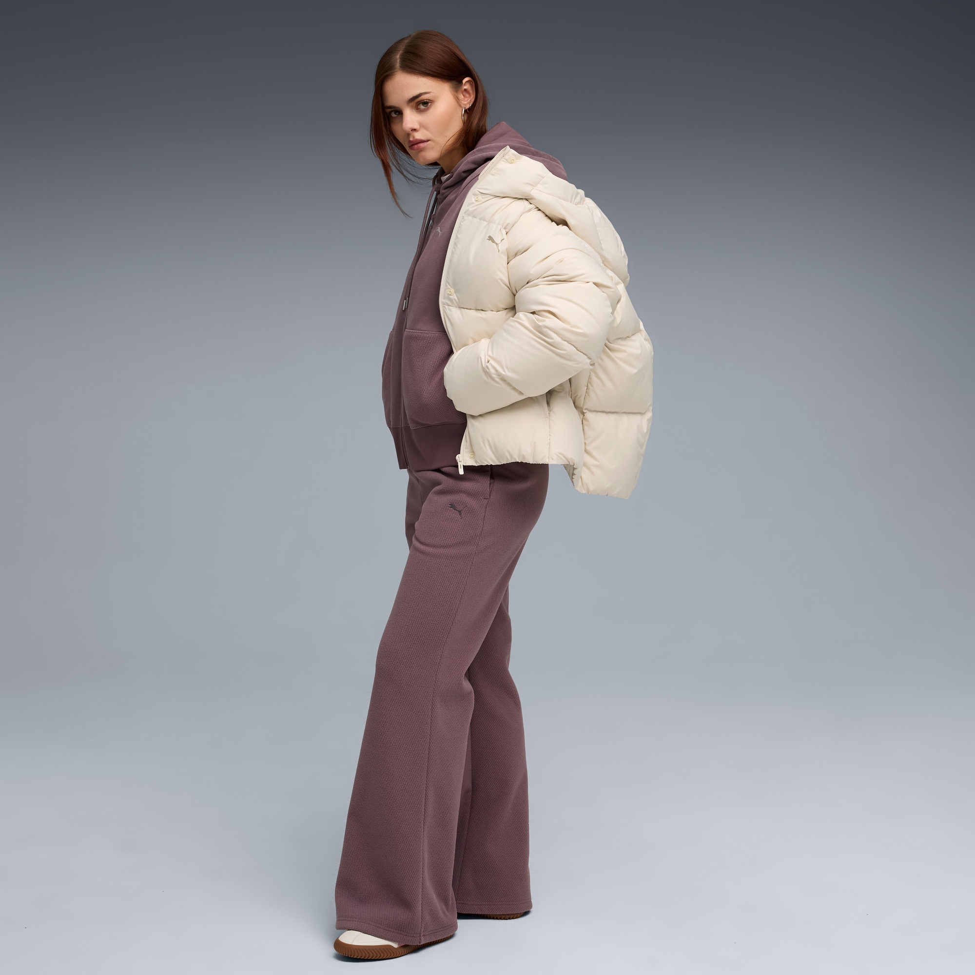 PUMA Kapuzensweatshirt »HER RELAXED FULL-ZIP HOODIE FL«, mit Reißverschluss, mit Kängurutasche
