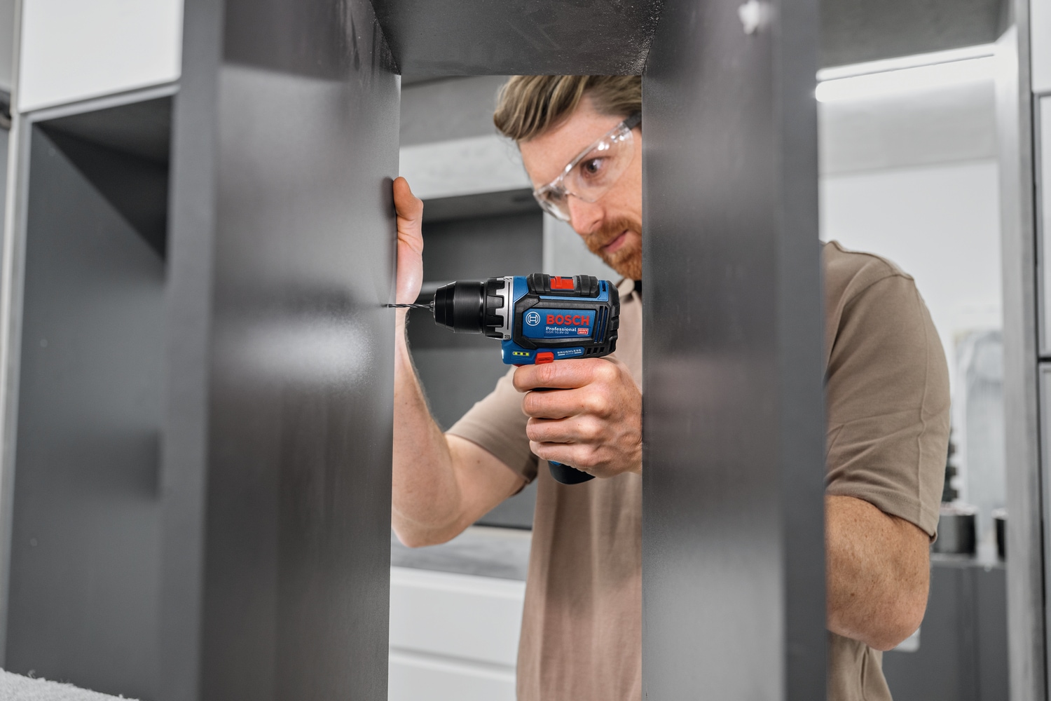 Bosch Professional Akku-Bohrschrauber »GSR 12V-32« Set,  inkl. 2 Akkus, Ladegerät und L-BOXX