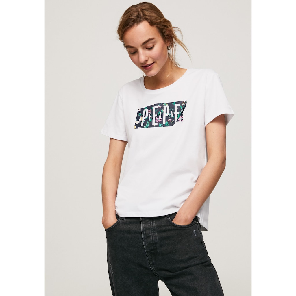 Pepe Jeans T-Shirt »PATSY«, in figurbetonter Passform und mit tollem markentypischem Frontprint