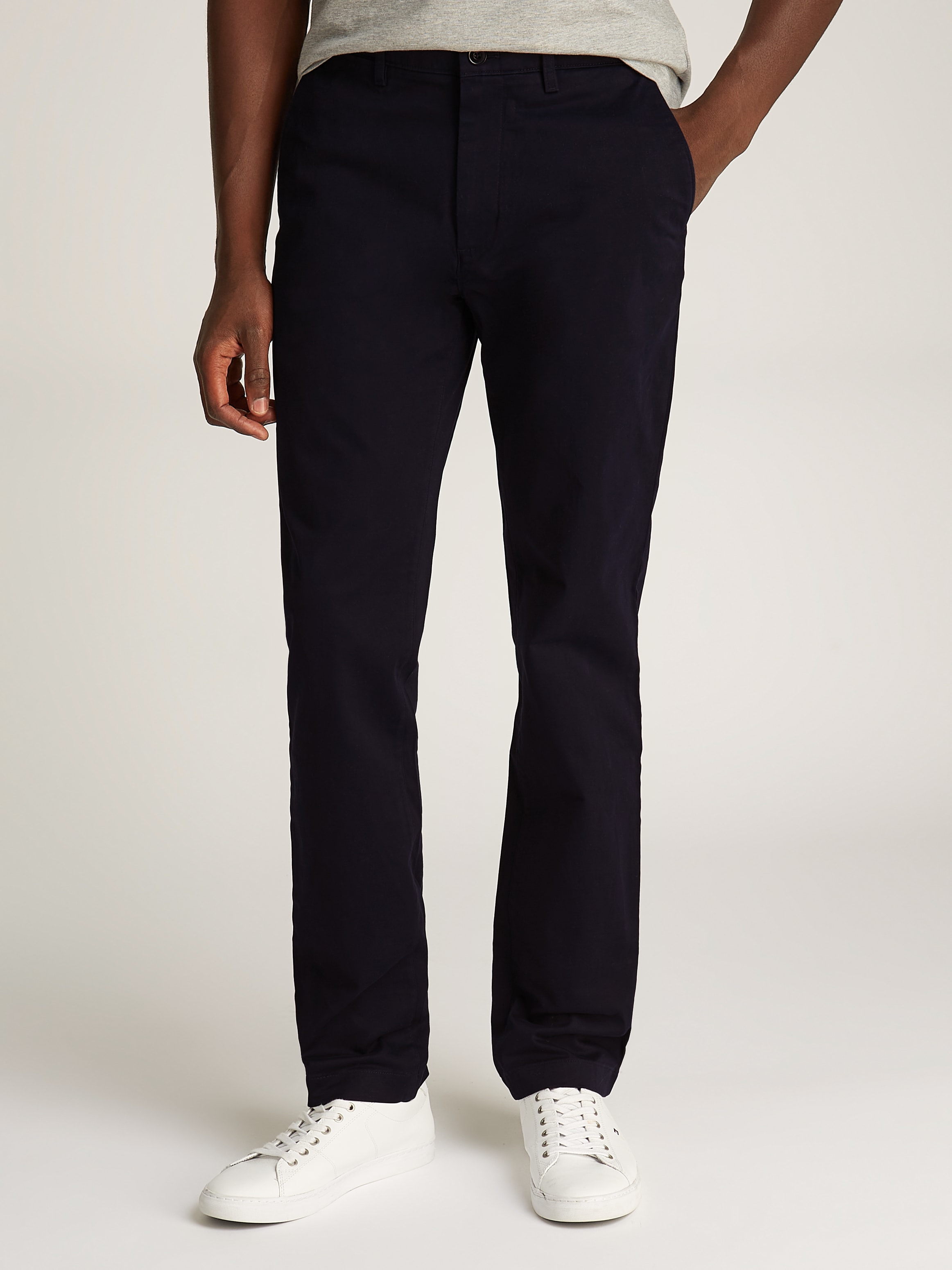 Tommy Hilfiger Chinohose »DENTON CHINO SATIN«, mit Gesäßtaschen mit Knopf, Logostickerei