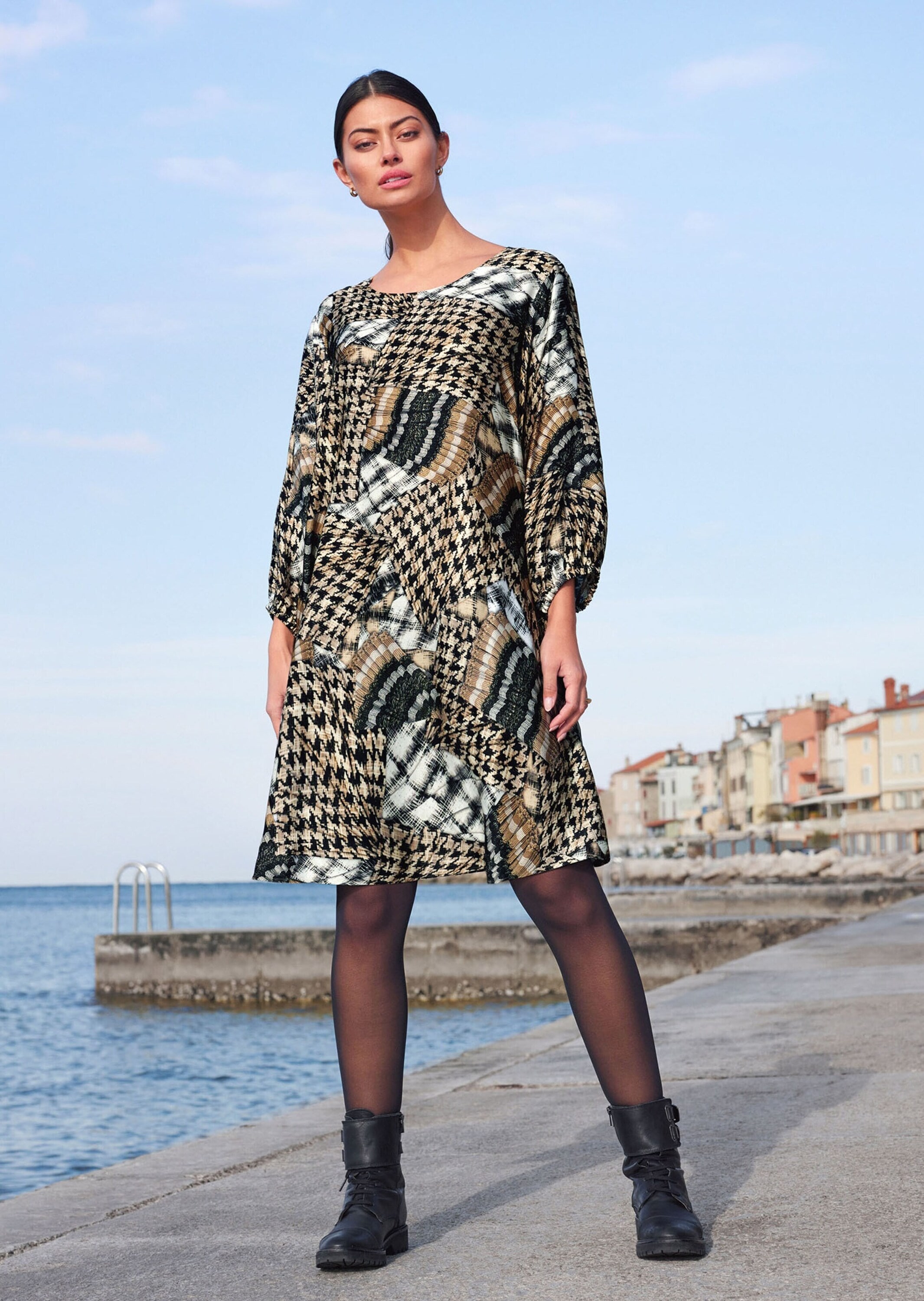 MADELEINE Sommerkleid »Kleid Bedrucktes Kleid in modischer A-Linie«