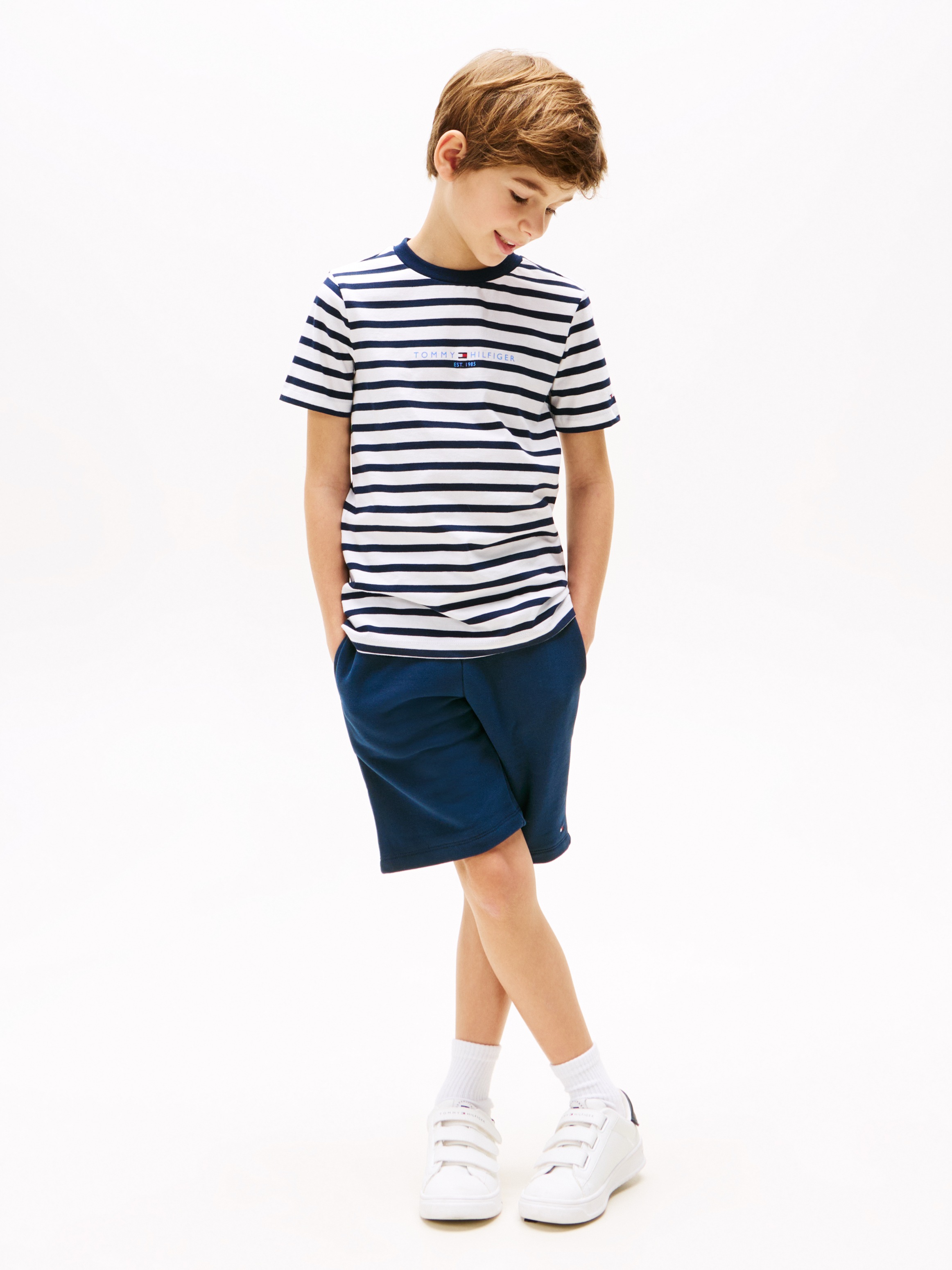 Tommy Hilfiger T-Shirt & Shorts »ESSENTIAL SET«, mit Logoschriftzug