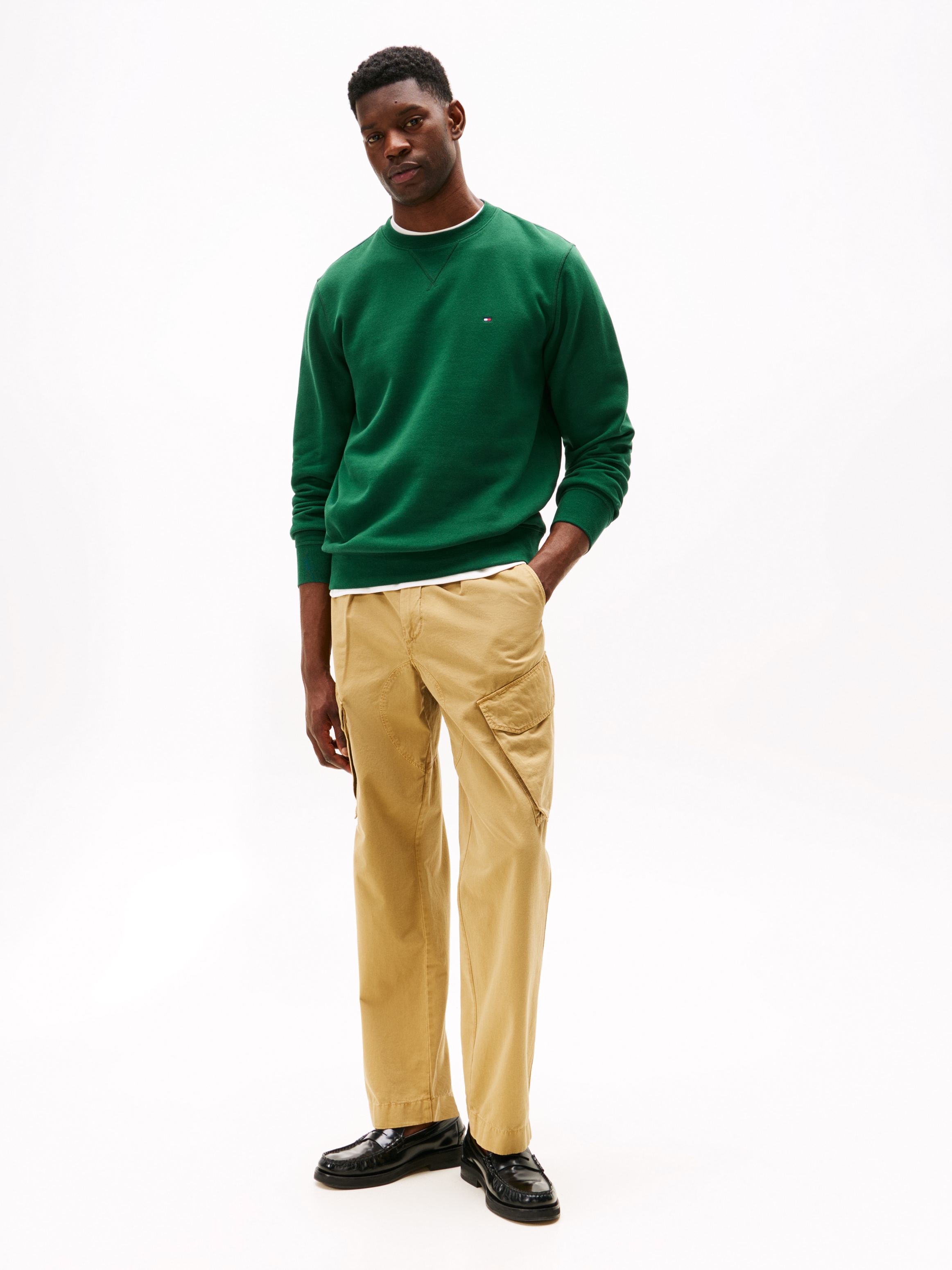 Tommy Hilfiger Sweatshirt »ESS SEASONAL FLEECE CREWNECK«, mit Logostickerei
