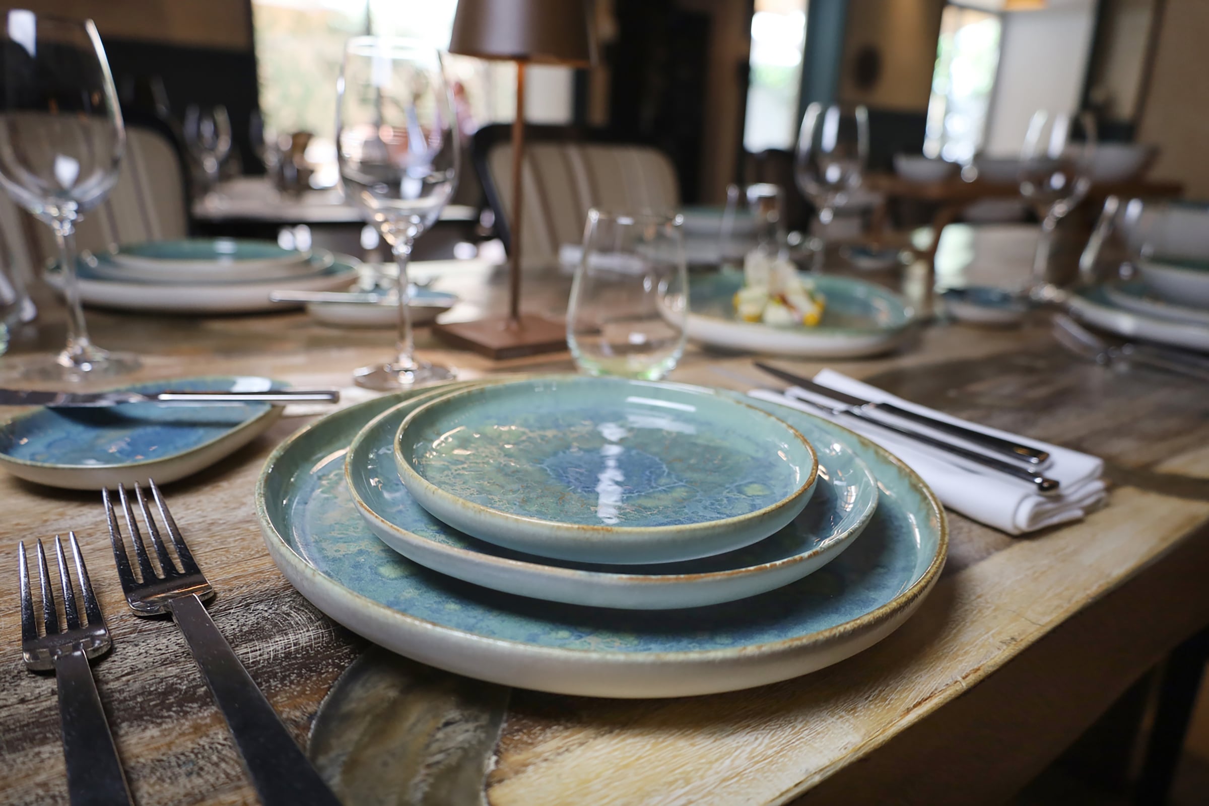 CreaTable Teller-Set »Yuki, Teller Set 8-tlg« Reaktiver intensiv leuchtender Digitaldruck