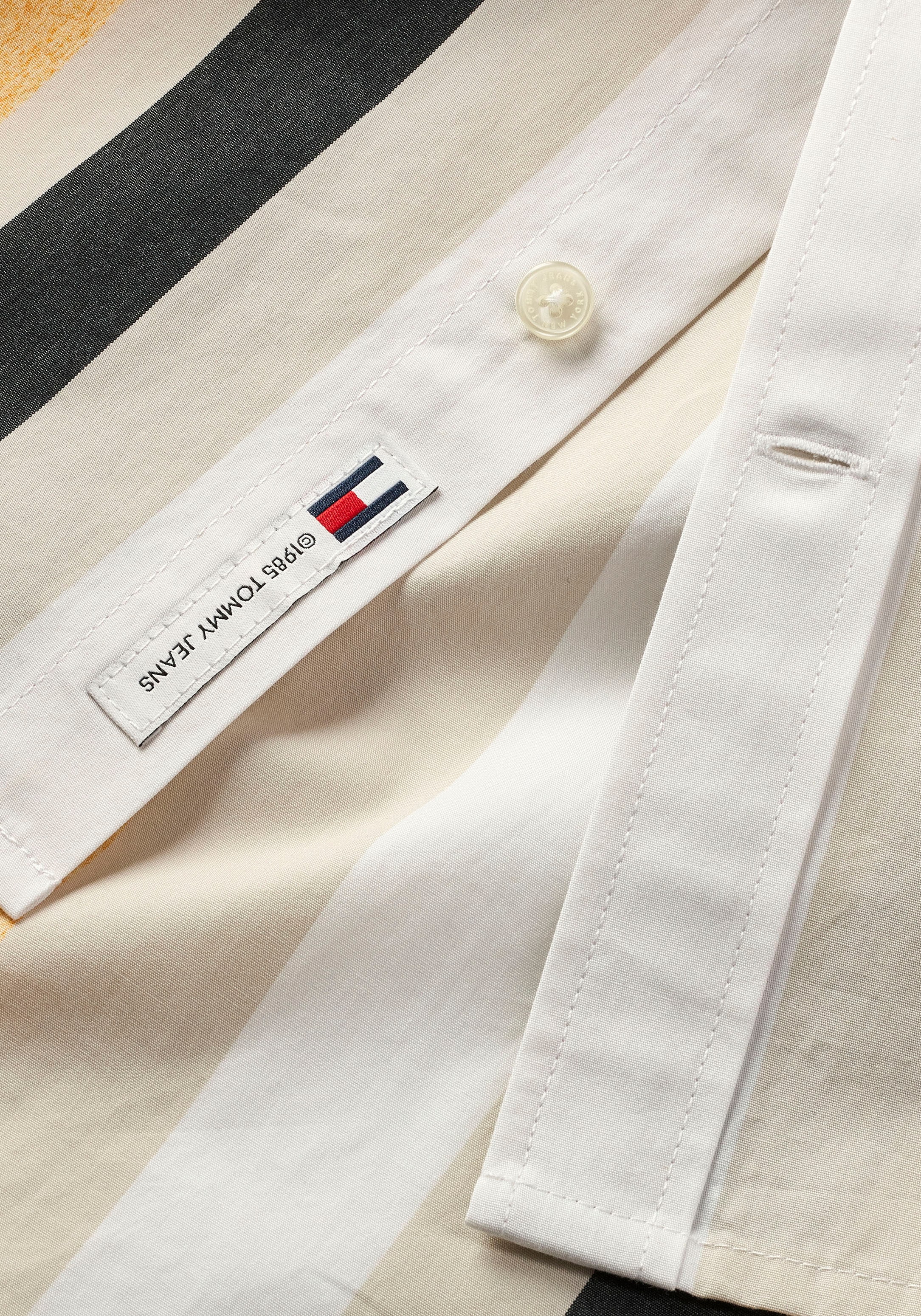 Tommy Jeans Kurzarmhemd »TJM RLX STRIPES SHIRT«, mit mehrfarbigen Streifen