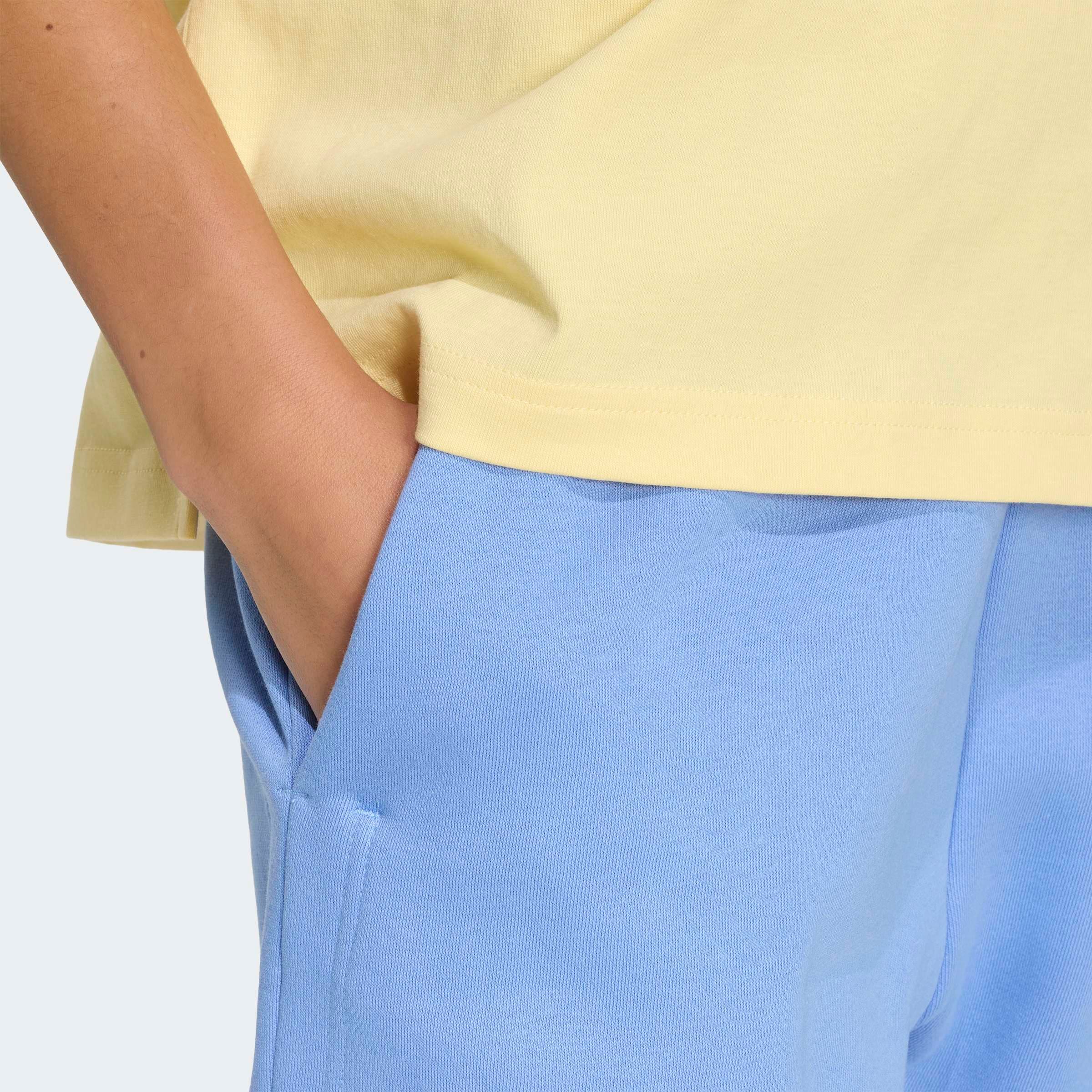 adidas Sportswear Shorts »3-STREIFEN STUDIO FLEECE, LOCKER GESCHNITTEN«