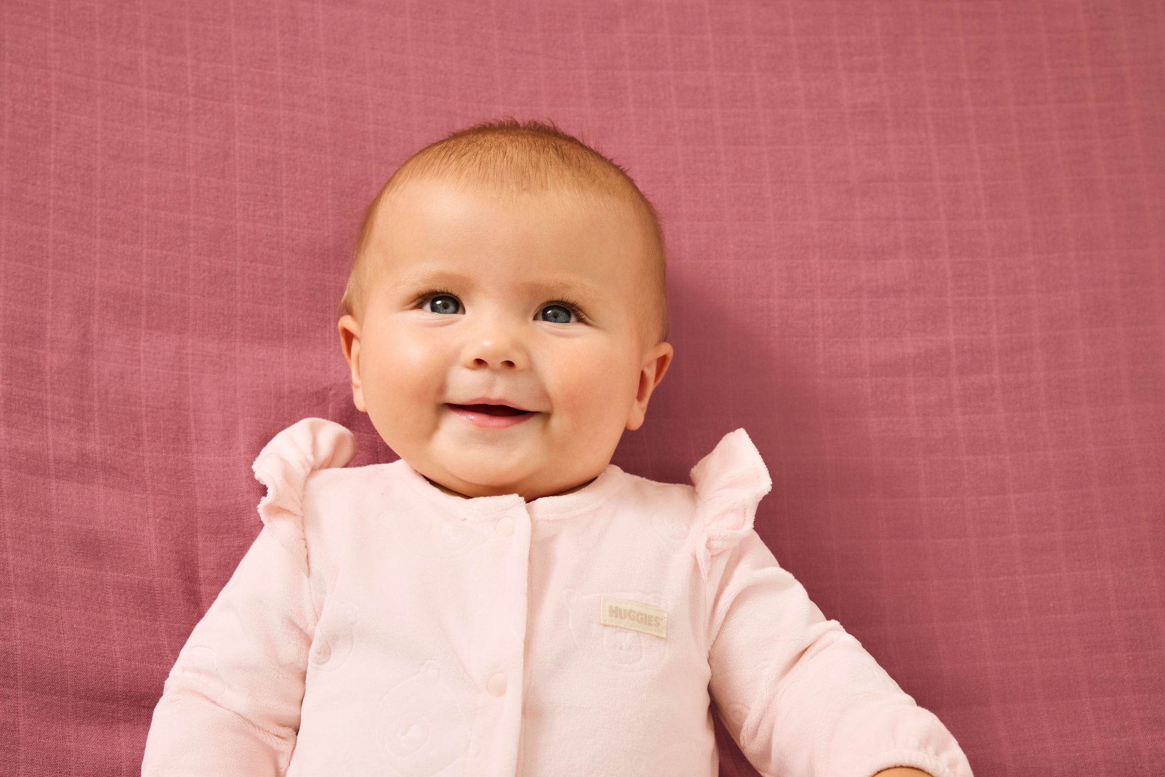 HUGGIES babywear Strampler »HUGG FOOTED COVERALL«, Pflegeleichte Fleece- Qualität
