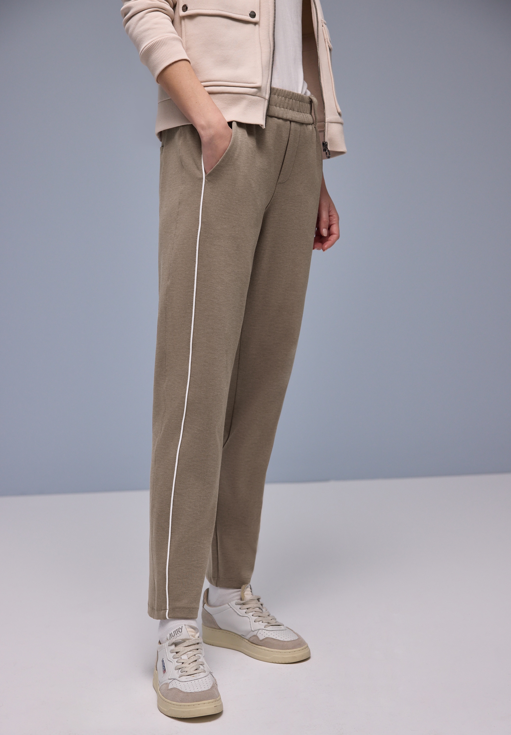 STREET ONE Stoffhose »Style Bonny«  mit sportiven Tape Details