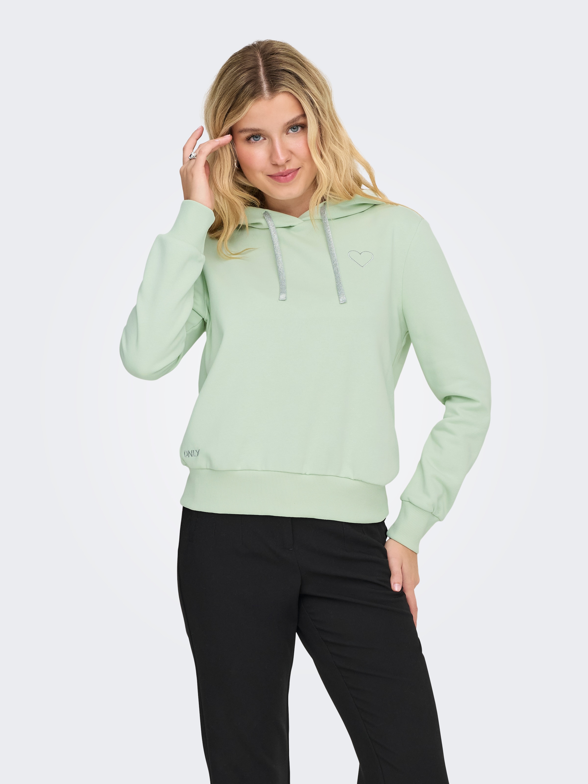ONLY Kapuzensweatshirt »ONLNOLI L/S HEART HOOD SWT NOOS«, Baumwollmischung, regular fit
