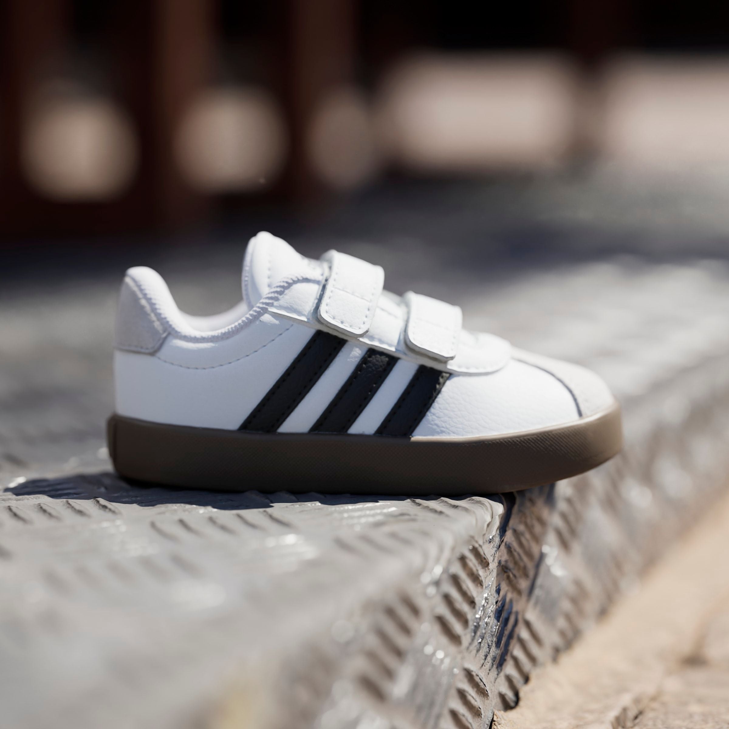 adidas Sportswear Klettschuh »VL COURT 3.0 KIDS«, inspiriert vom Design des adidas samba