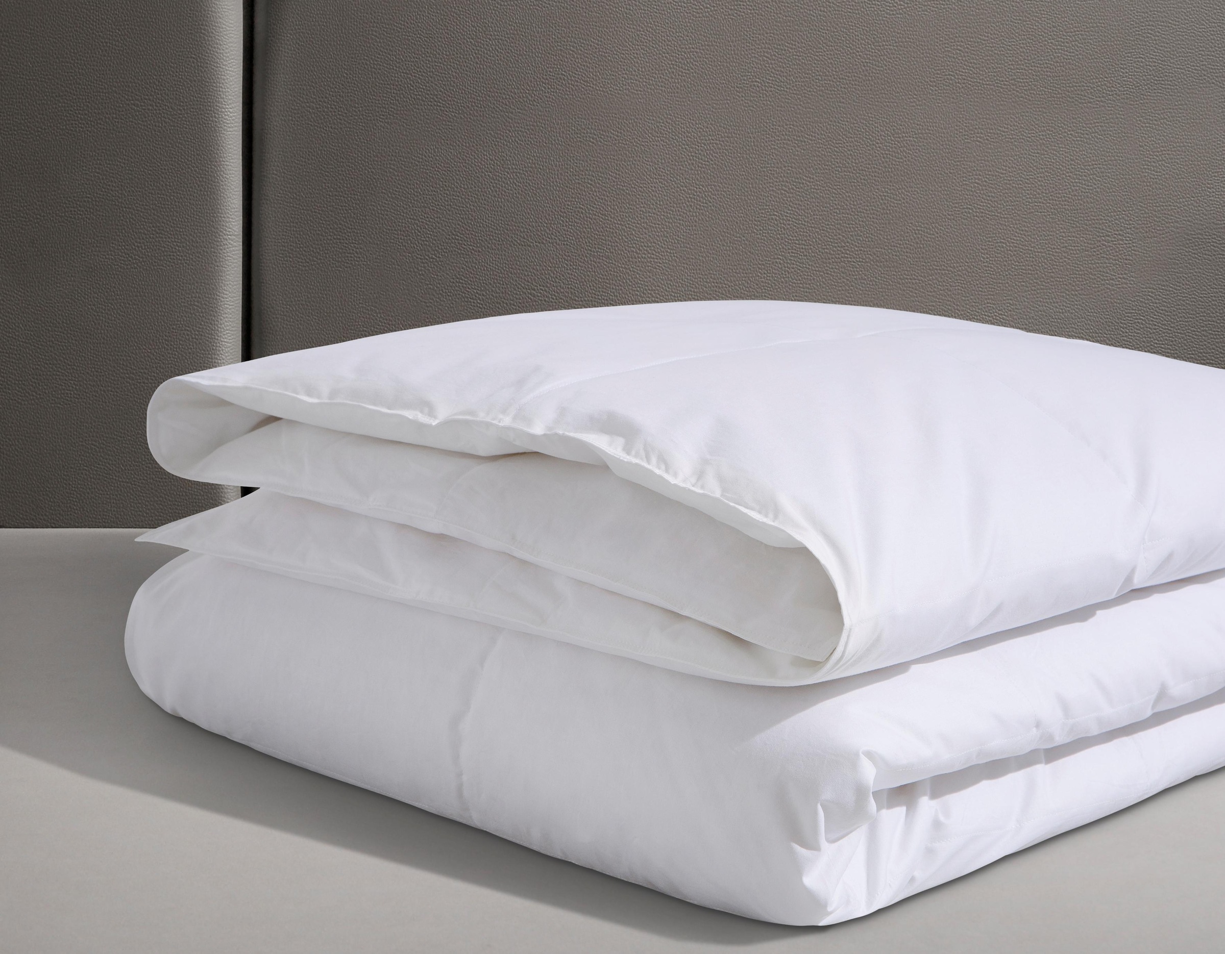 Home affaire Daunenbettdecke + Kopfkissen »Köniz, Bettdecke 135x200&155x220 cm mit 80x80 cm Kissen Made in Green« 2-tlg., Set mit Kissen, allergiker geeignet (Hausstauballergiker)