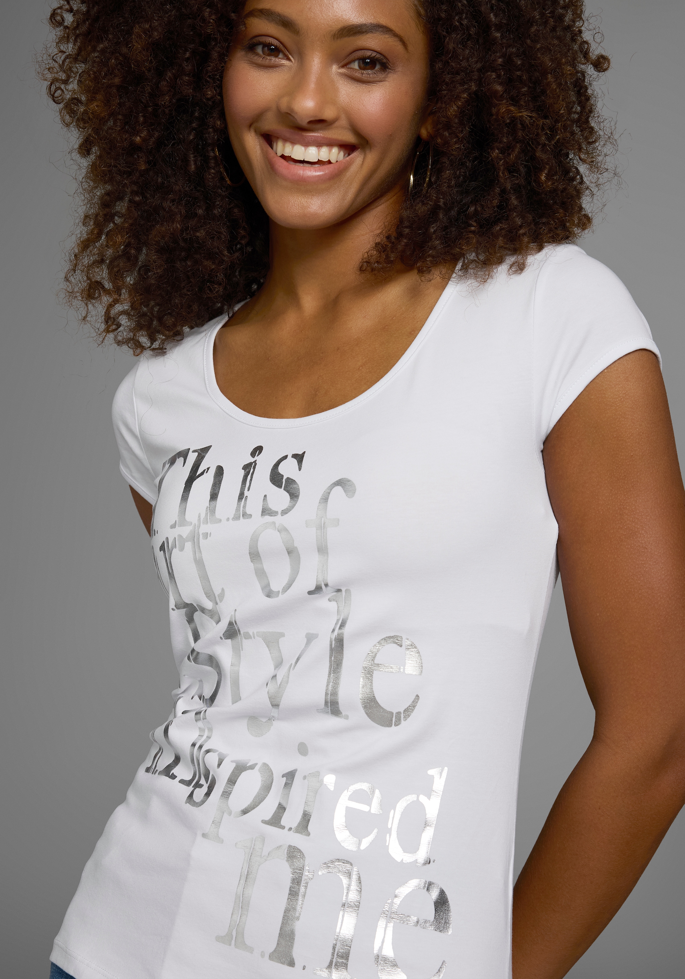 Laura Scott T-Shirt, sehr figurbetont, mit frischem Print, Rundhals, für die Freizeit