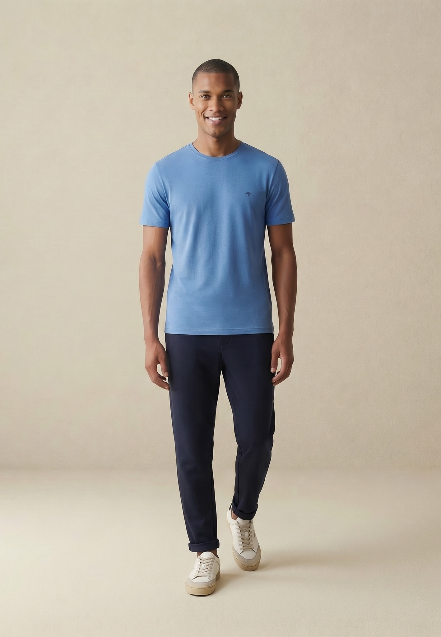 FYNCH-HATTON T-Shirt »FYNCH-HATTON Basic T-Shirt« Sommershirt in unifarben, mit Logostickerei