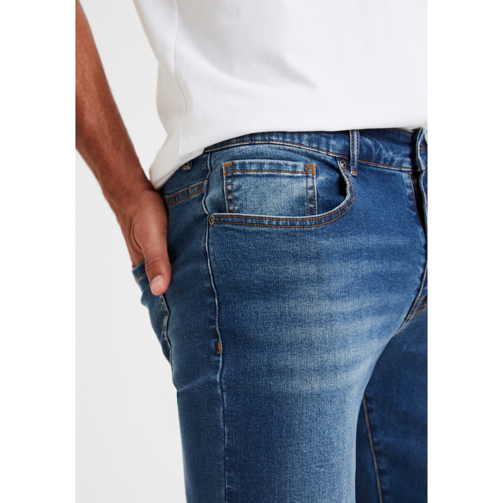 Buffalo 5-Pocket-Jeans »Straight-fit«, Jeans mit normaler Bundhöhe, elastische Denim-Qualität
