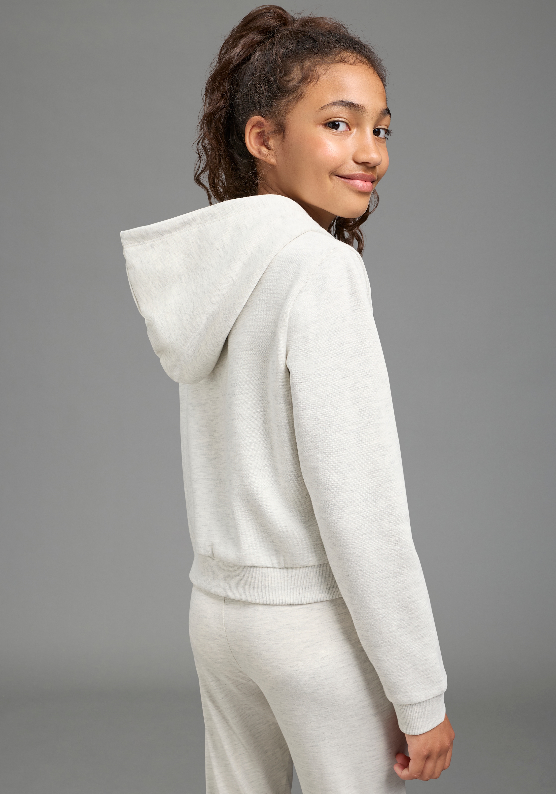 H.I.S Kapuzensweatjacke »Kurzgeschnittene Sweatjacke mit Logoprint für Mädchen« Für TEENS. Sweatjacke in modischer Kurzform und Zipper