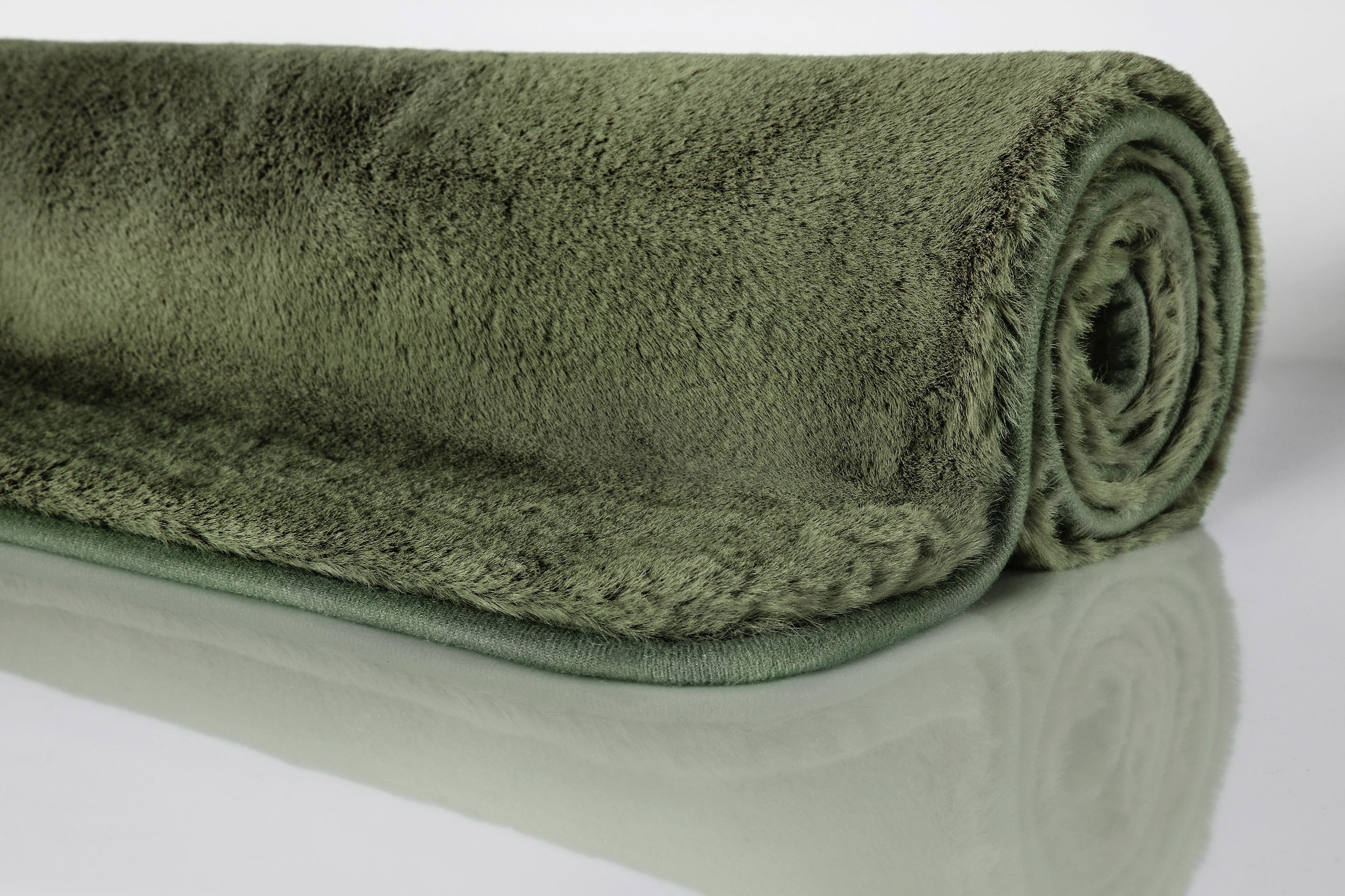 Wecon home Basics Badematte »Emil« Höhe 25 mm waschbar, rutschfest, strapazierfähig, pflegeleicht und super weich