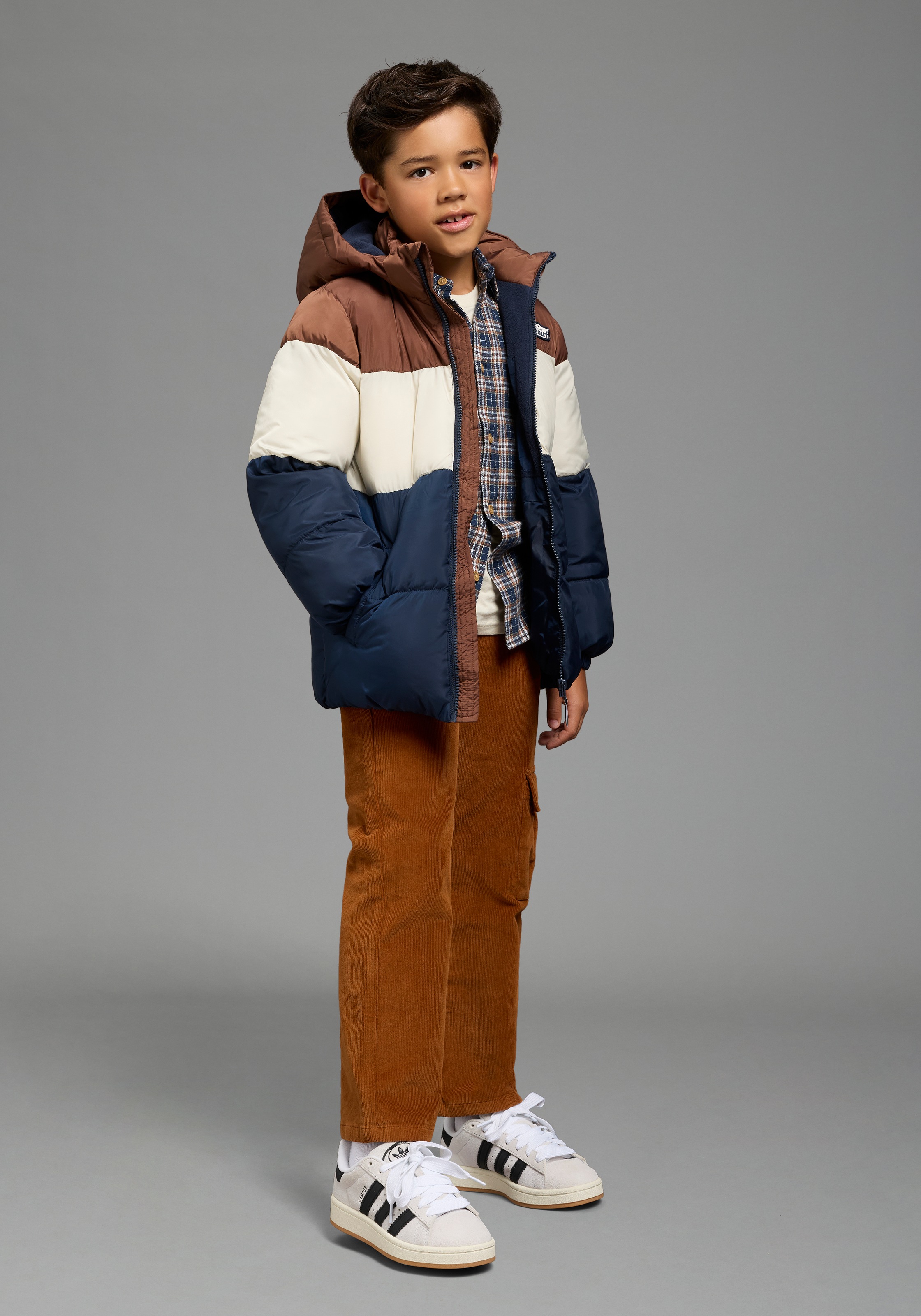 Scout Winterjacke »Warme Jacke in Colorblocking-Style - NEU von SCOUT« mit Kapuze mit Kapuze, abnehmbar, innen mit Fleece gefüttert
