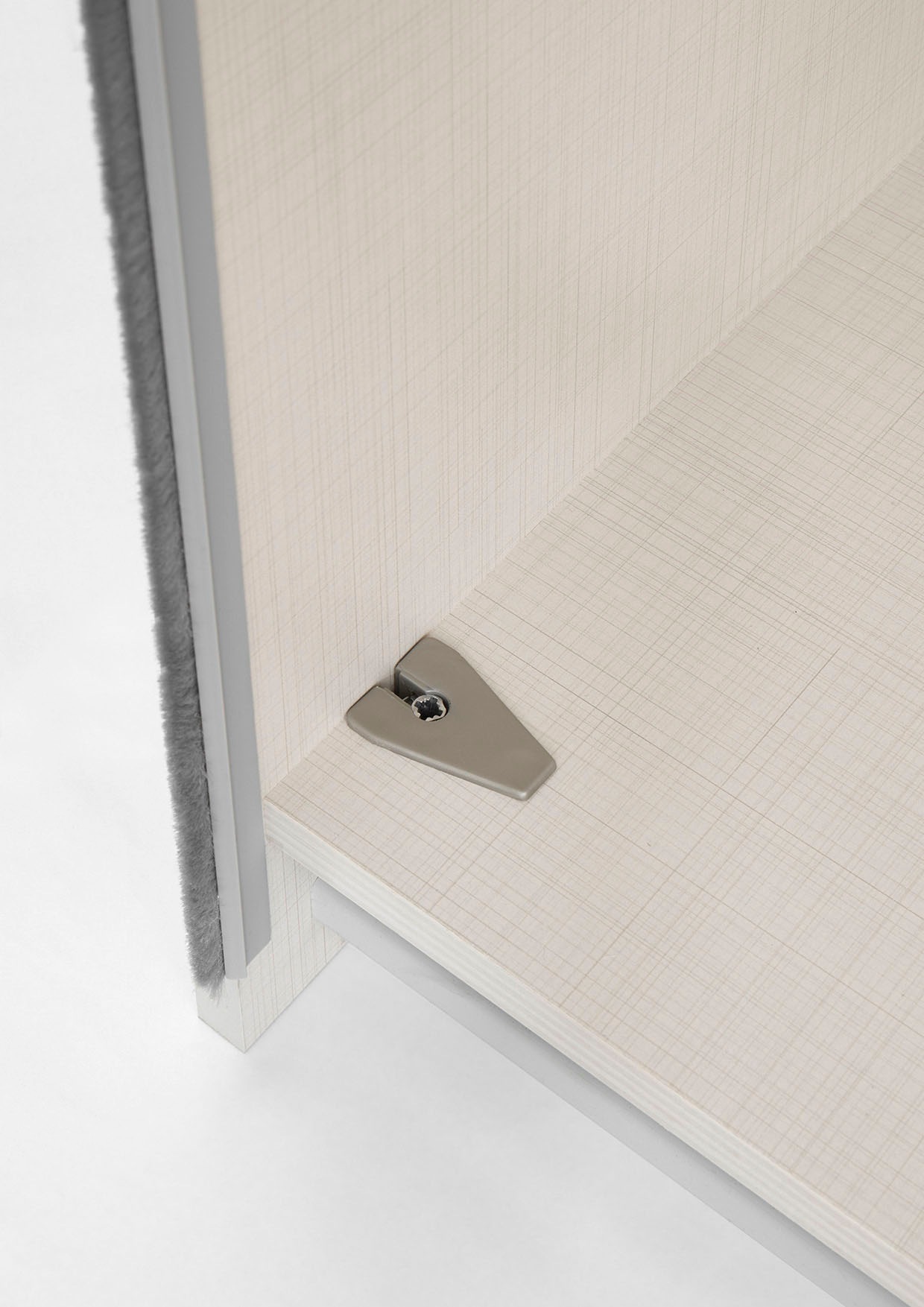 STAUD Schwebetürenschrank »Includo, Made in Germany« Mit Spiegeltüre und vier verschiedenen Ausstattungsvarianten