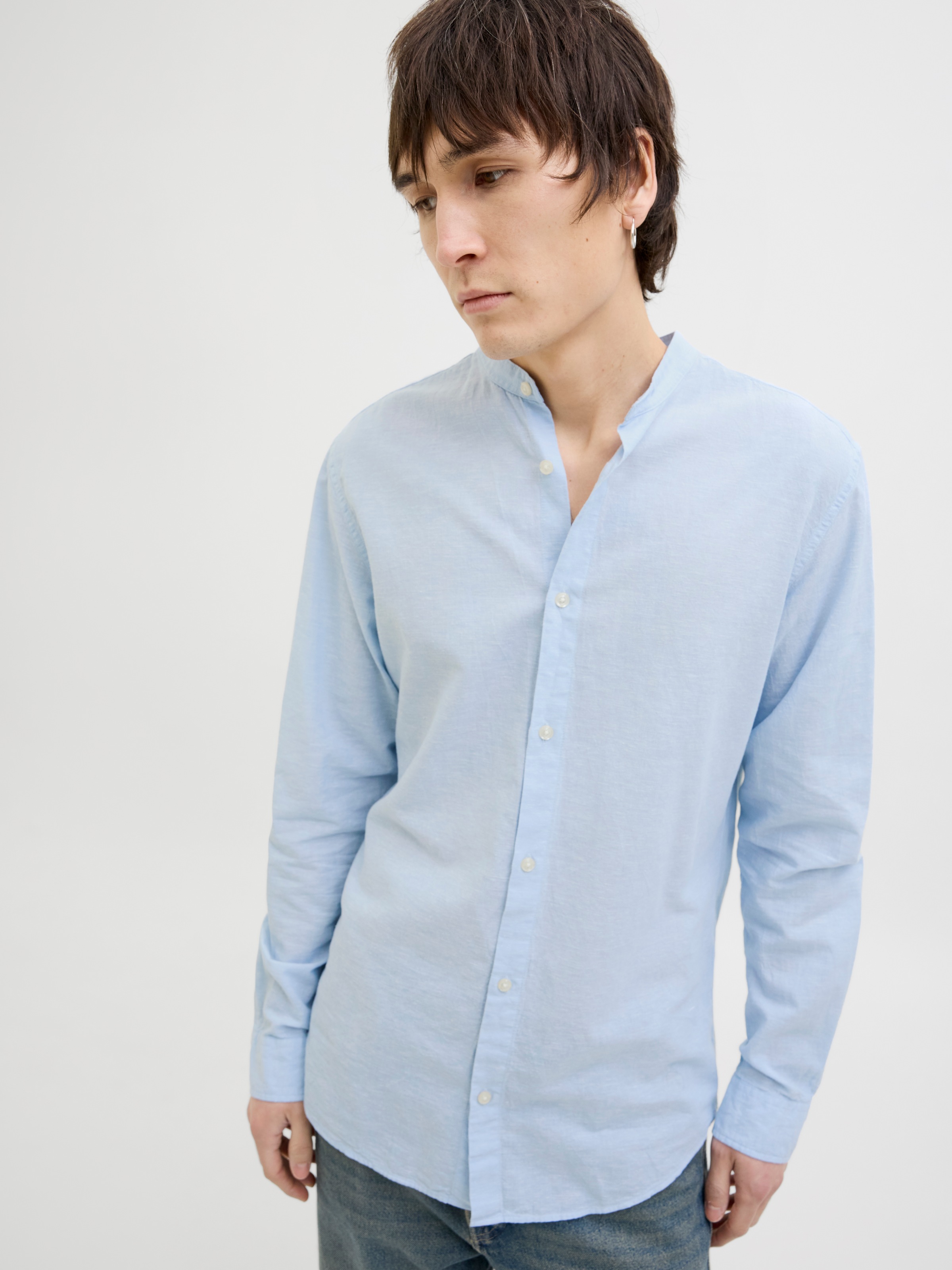 Jack & Jones Langarmhemd »JJEBREEZE BAND SHIRT LS SN«, mit Bandkragen