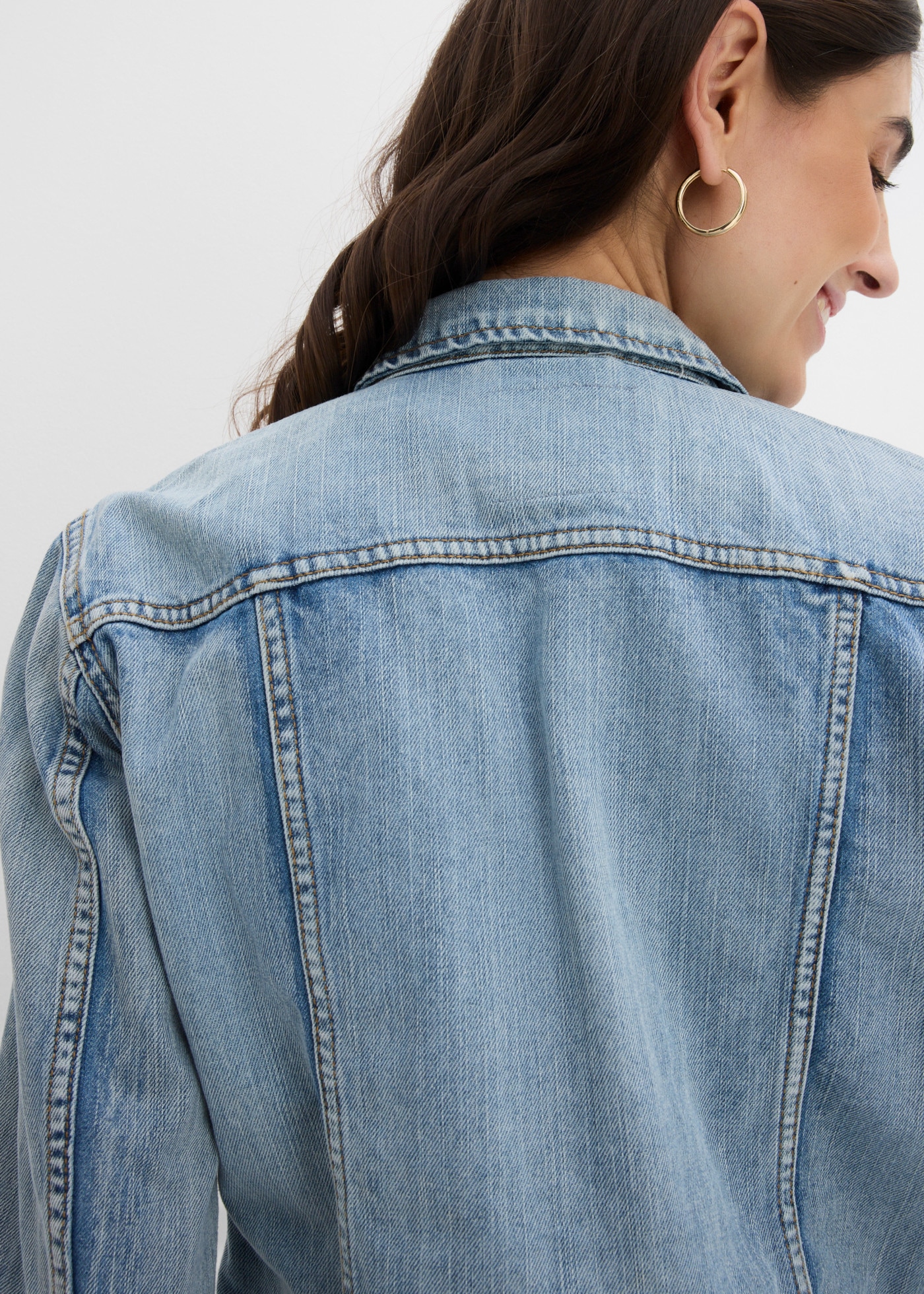bonprix Jeansjacke casual Stil, aus Baumwoll-Denim, schmale Passform, coole Waschung