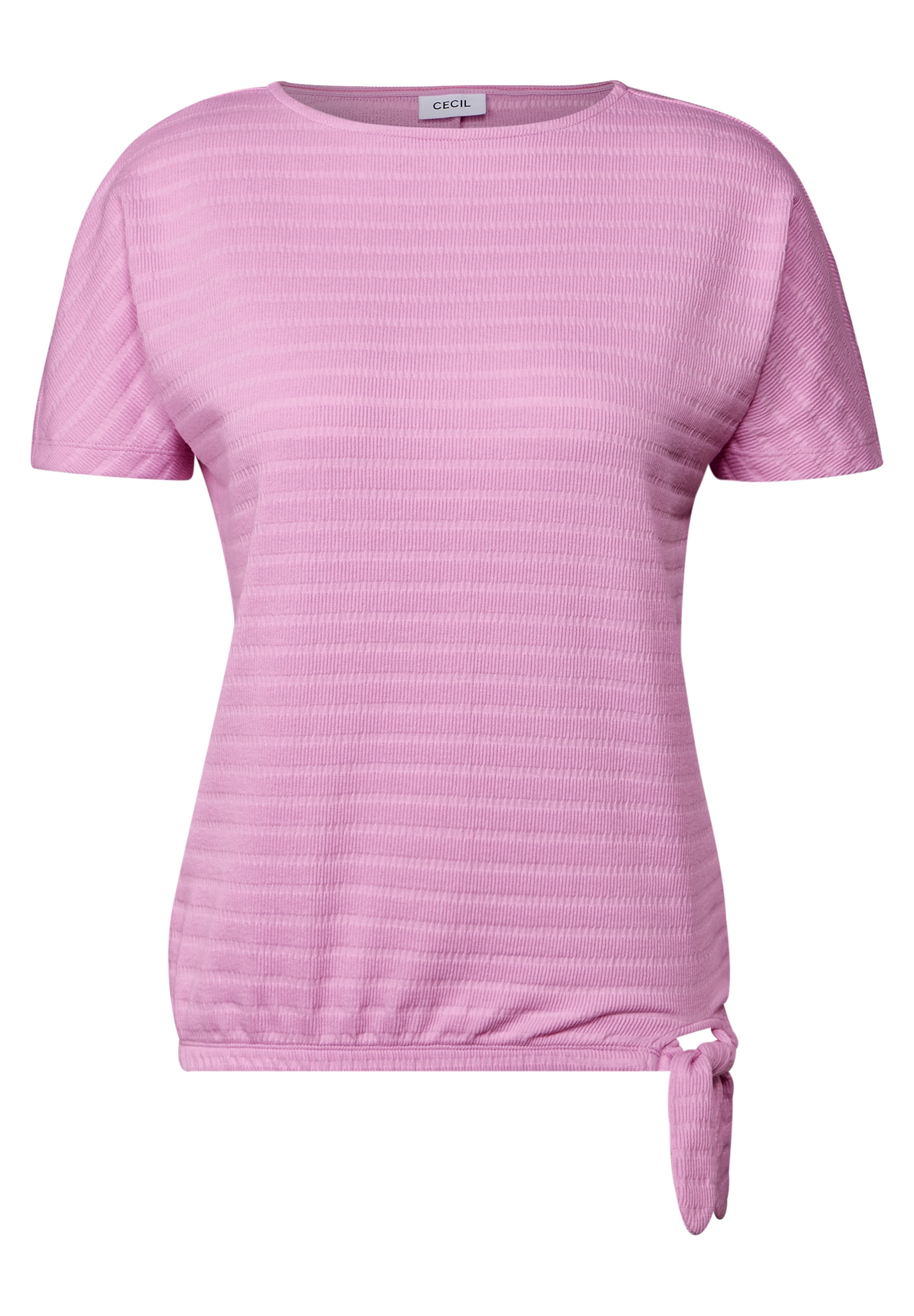 Cecil in Smok-Optik und mit Knoten-Detail