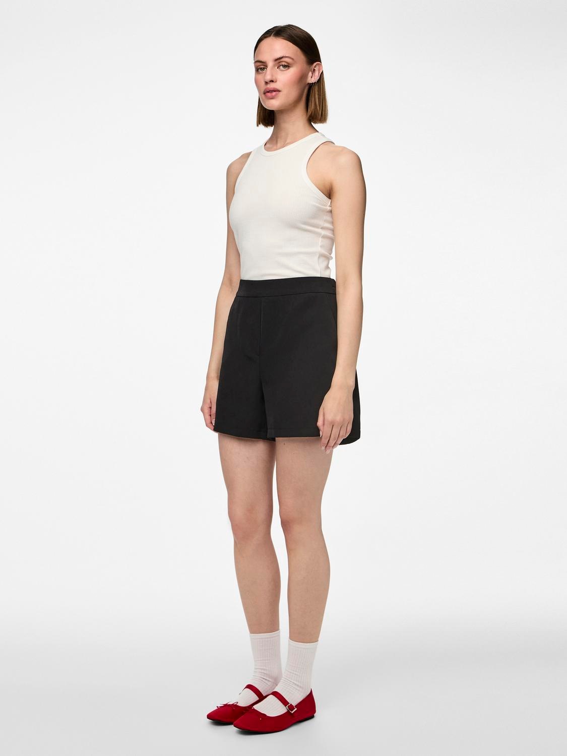 pieces Shorts »PCBOZZY HW SHORTS NOOS BC«