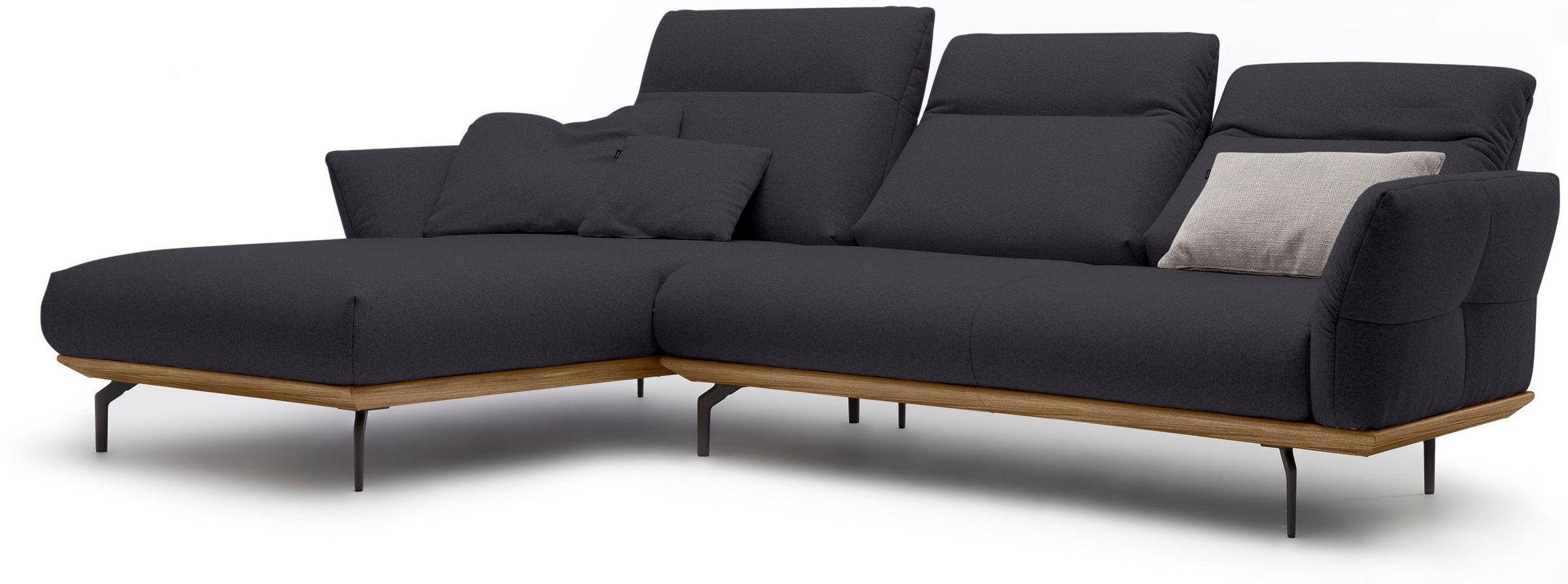 Creation BY ROLF BENZ Ecksofa »CR.460«, Sockel in Nussbaum, Winkelfüße in Umbragrau, Breite 298 cm