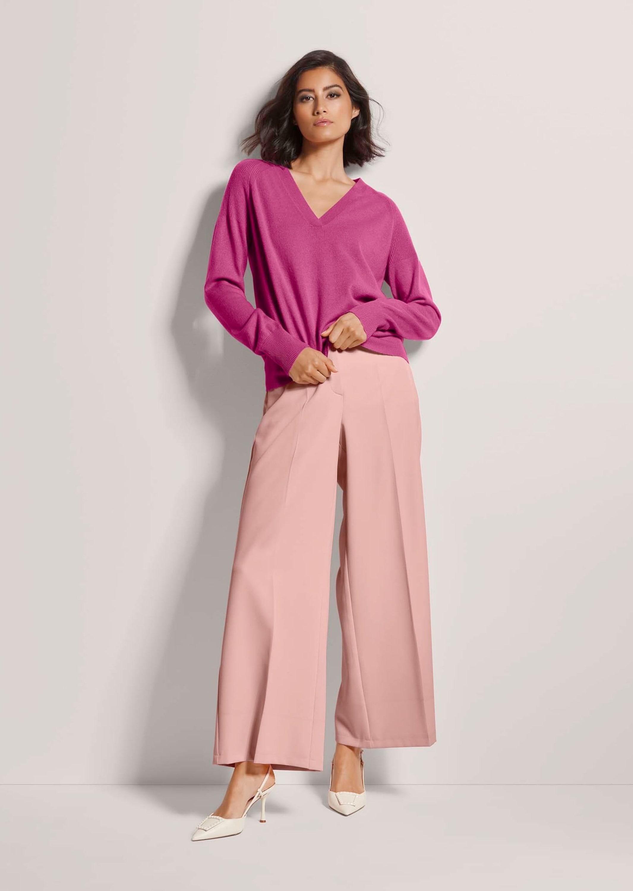 MADELEINE Longpullover »Pullover Kaschmirpullover mit V-Ausschnitt« Edles Maschenbild