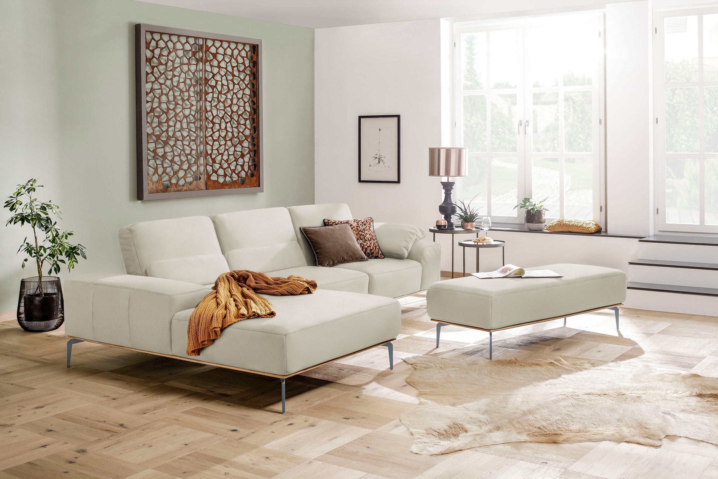 W.SCHILLIG Ecksofa »run, Designsofa mit tollem Sitzkomfort, bequem, L-Form«, mit elegantem Holzsockel, Füße in Silber matt, Breite 319 cm