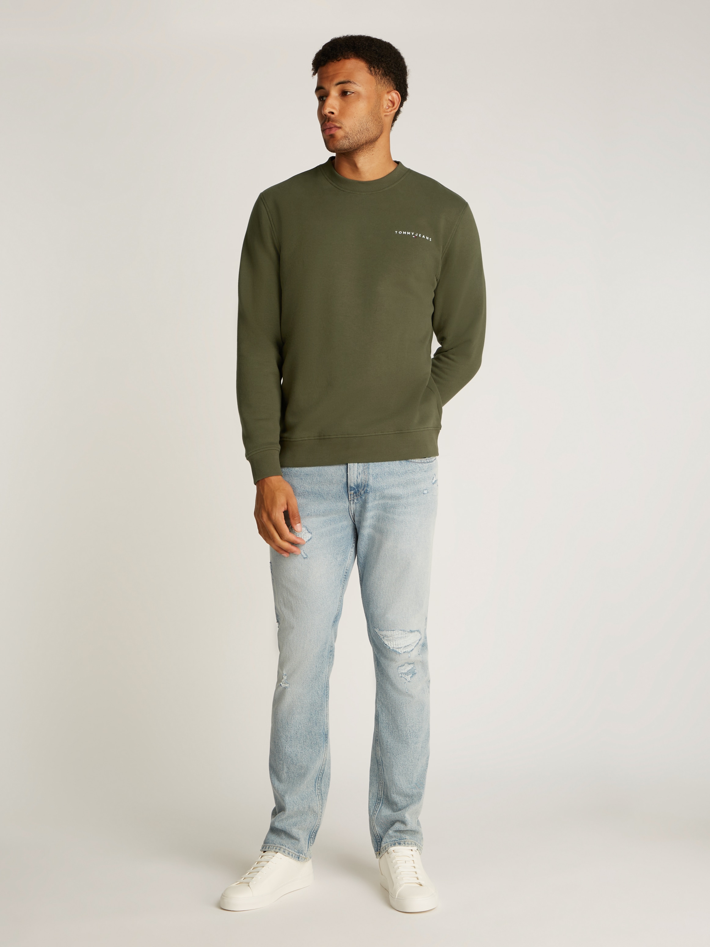 Tommy Jeans Sweatshirt »TJM REG LINEAR CREW EXT«, mit Logostickerei