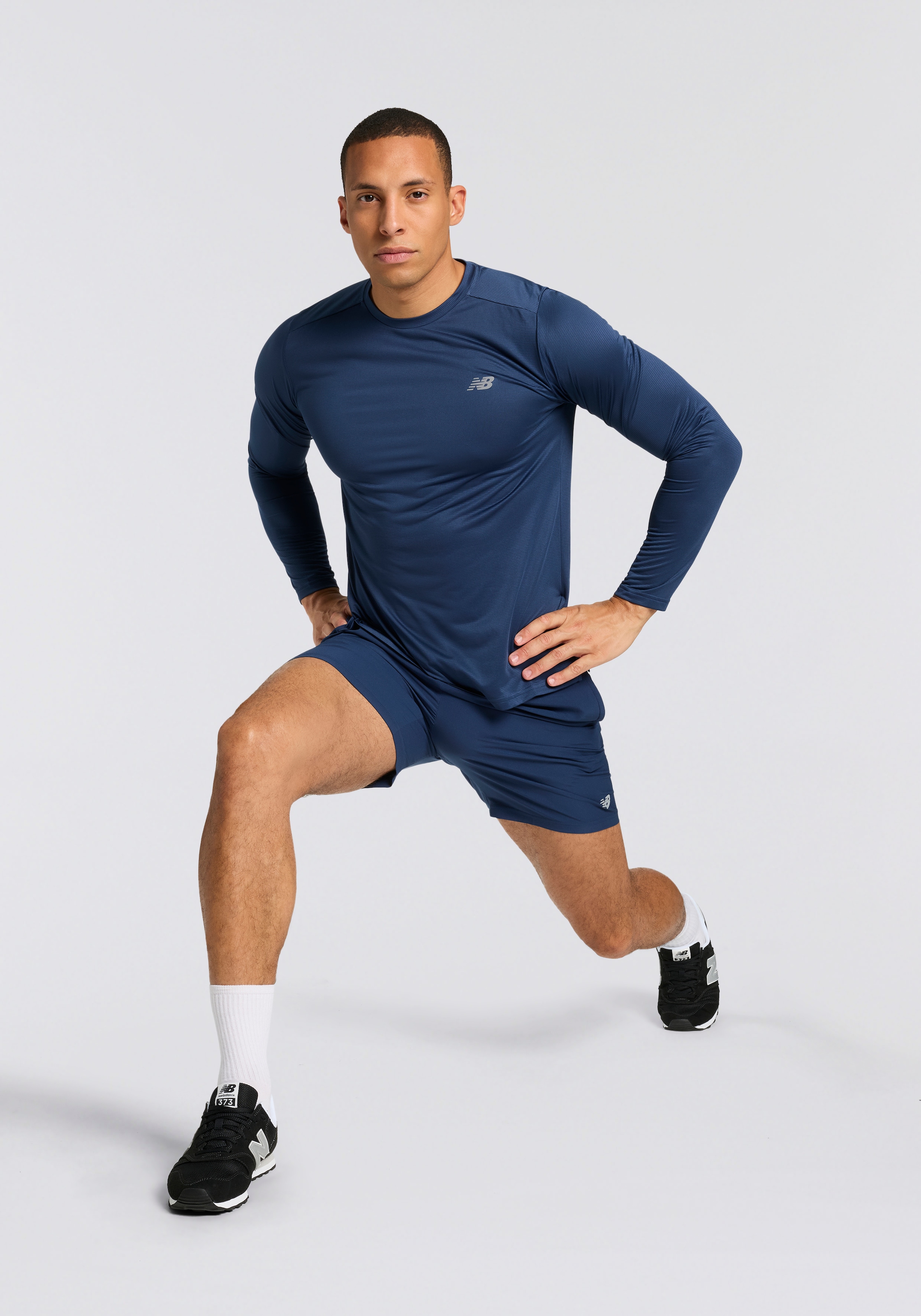 New Balance Laufshirt »Sport Essentials Long Sleeve«, mit Label