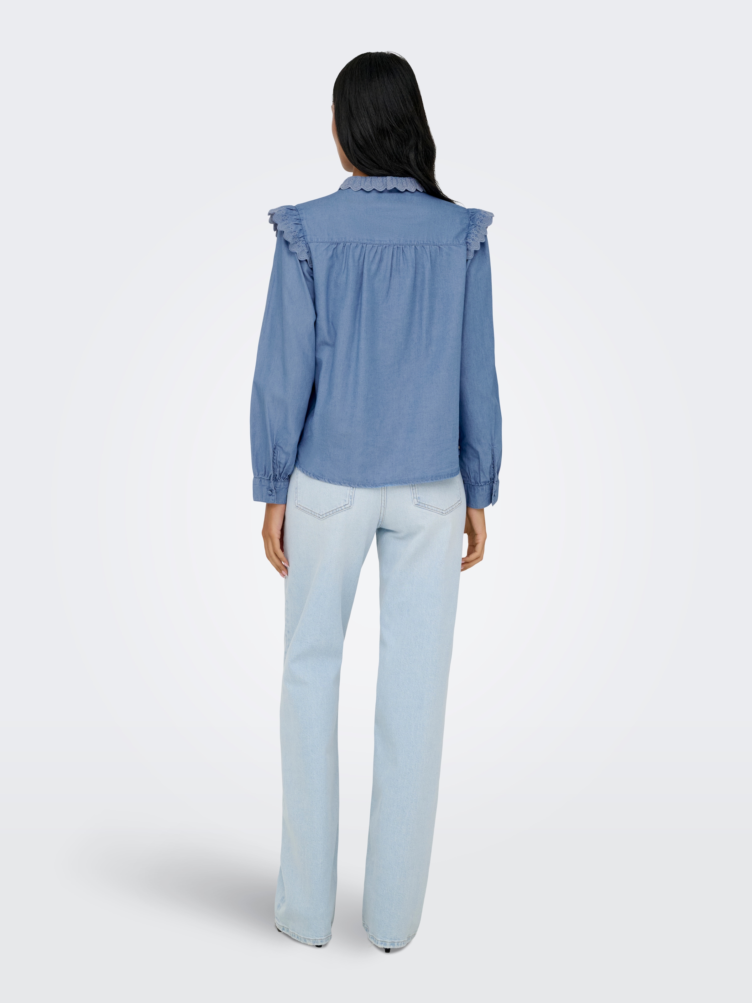 ONLY Jeansbluse »ONLPIPER L/S EMB FRILL DNM SHIRT QYT« mit Rüschen