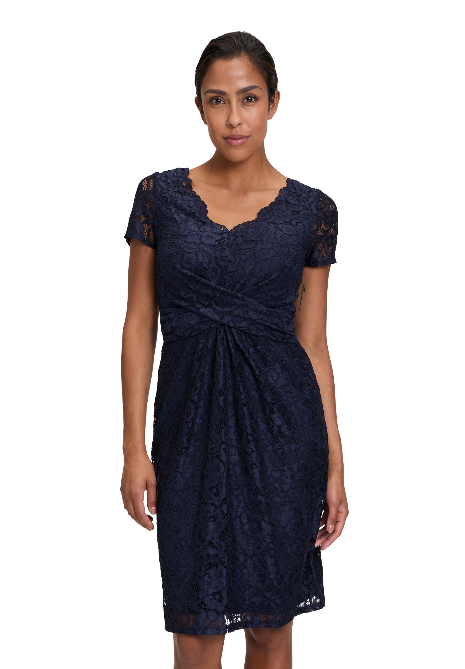 Vera Mont Spitzenkleid »Spitzenkleid figurbetont«