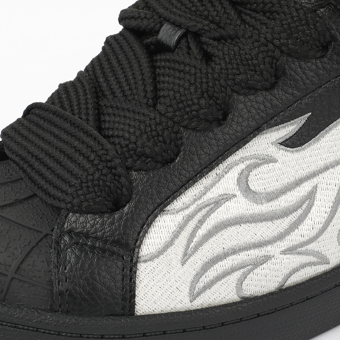 Buffalo Sneaker »LIBERTY«  , Freizeitschuh, Schnürschuh, Halbschuh mit trendigem Flammenmotiv