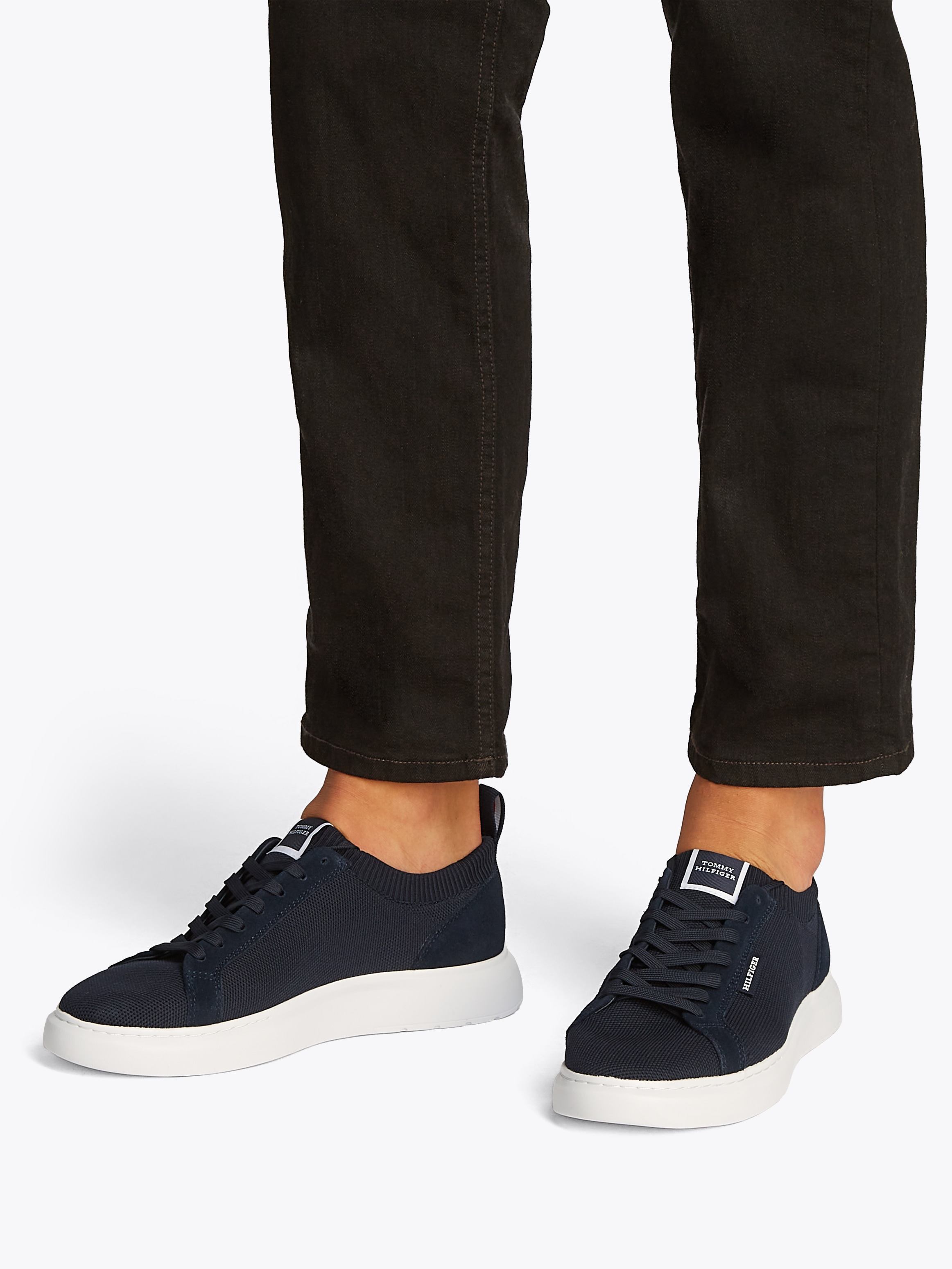 Tommy Hilfiger Sneaker »LIGHT CUPSOLE KNIT SEASONAL«, Freizeitschuh, Halbschuh, Schnürschuh mit Logoschriftzug