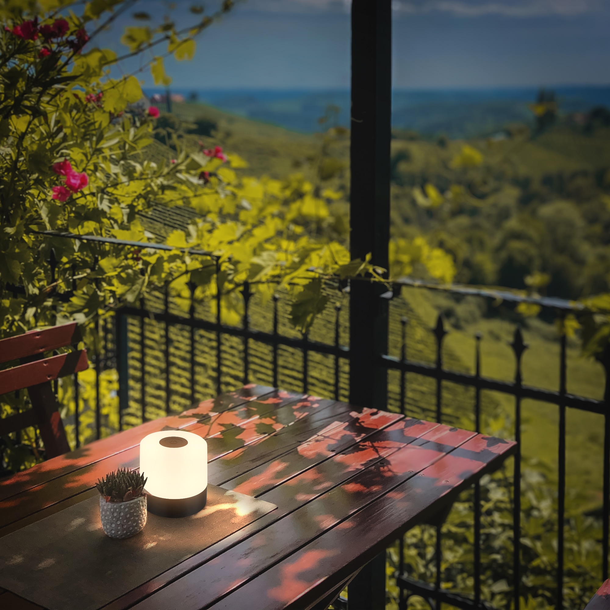 B.K.Licht Außen-Tischleuchte »BKL1590 Kabellose RGB Tischlampe, 4-Stufen Dimmer, mit USB« LED-Modul 1 Stk. Extra-Warmweiß 2.700 K, 200 Lm, 2,5W, IP44, nicht dimmbar, 7x7cm, Schwarz