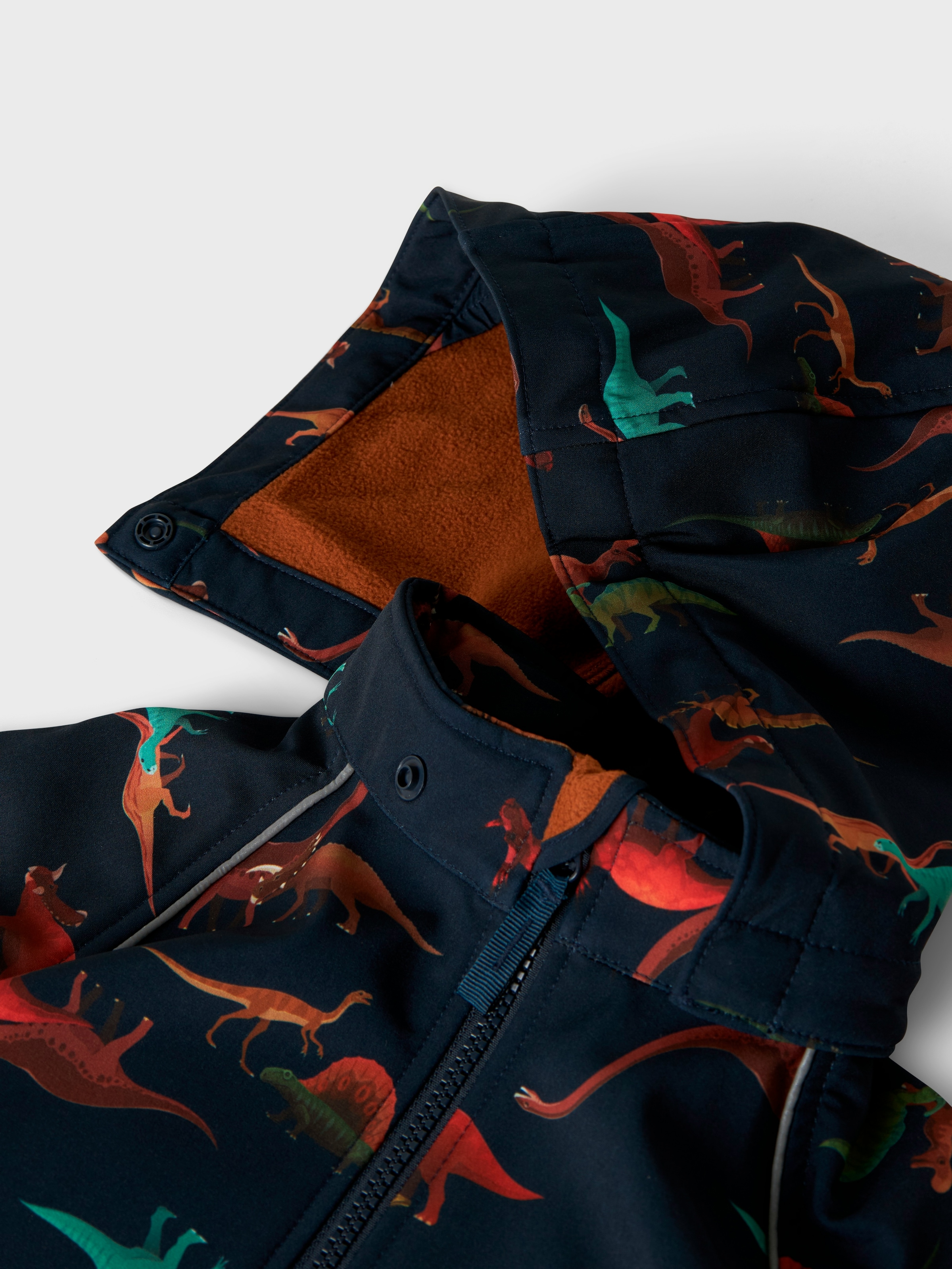 Name It Overall »NMMALFA08 SOFTSHELL SUIT AOP 1FO NOOS« mit dekorativen und reflektierenden Details