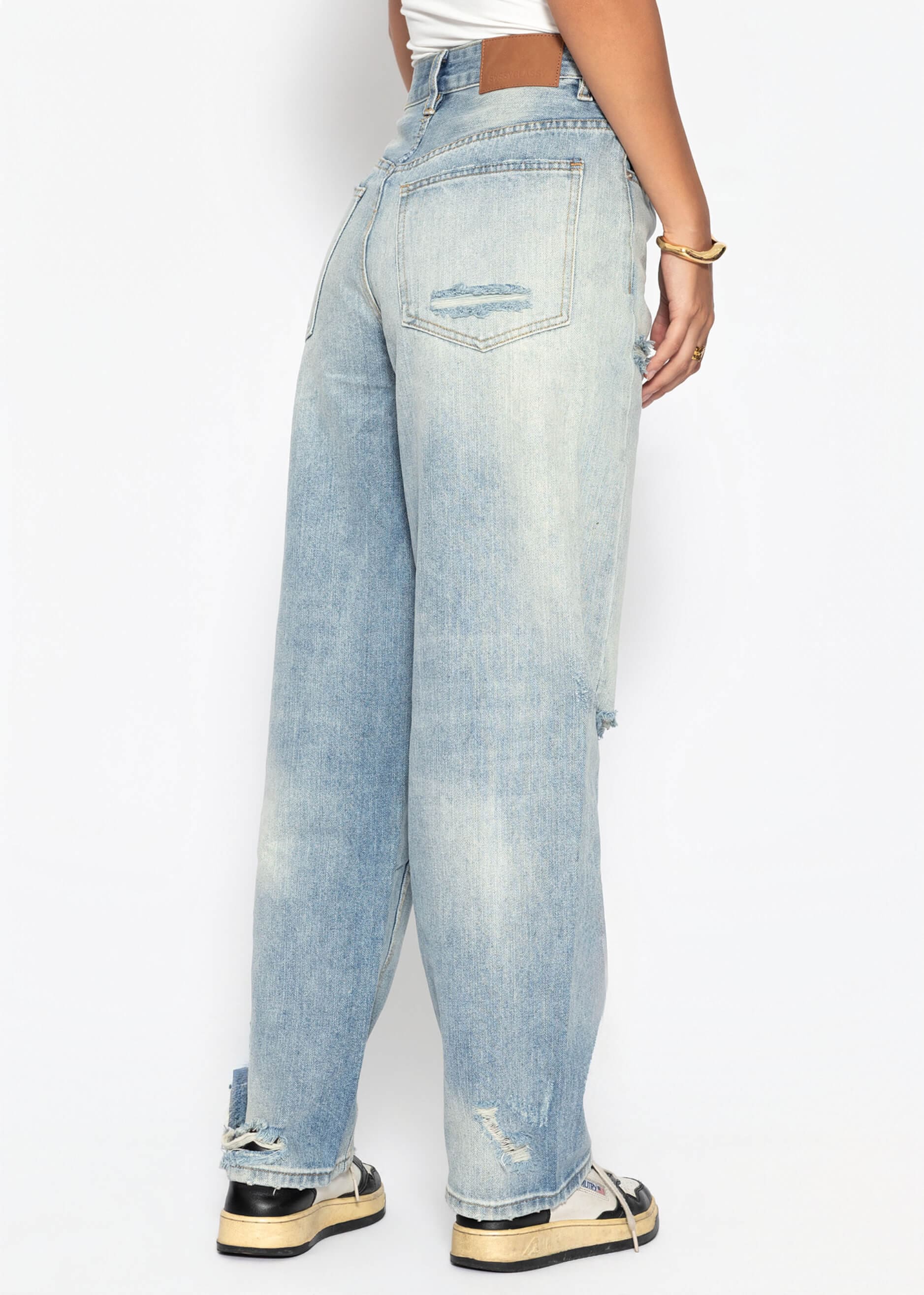 SASSYCLASSY Destroyed-Jeans »High Waist Jeans im Destroyed-Look« Moderne lockere Jeanshose mit sichtbaren Rissen in Blau