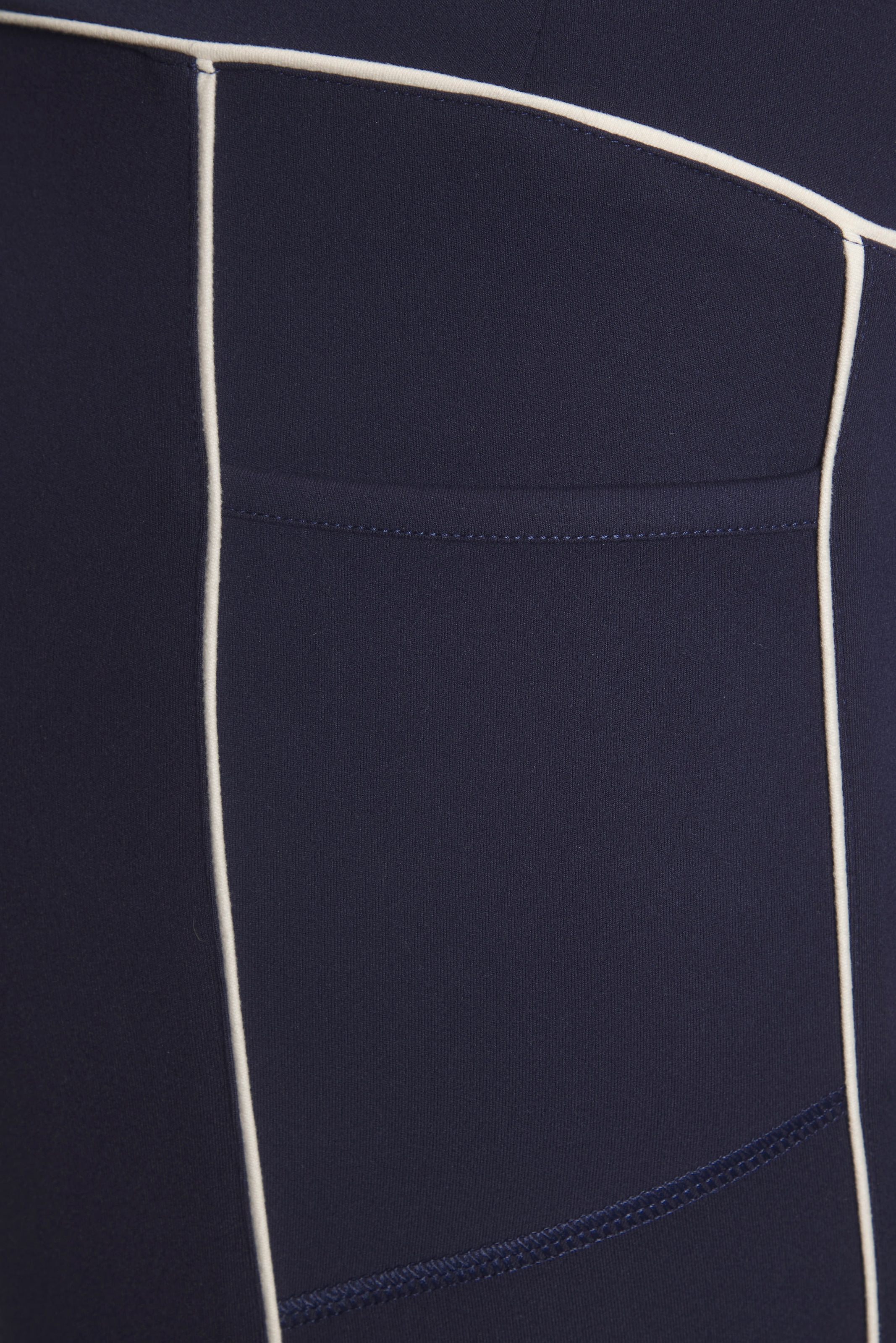 Copenhagen Studios Funktionsshorts, mit Handytasche am Bein