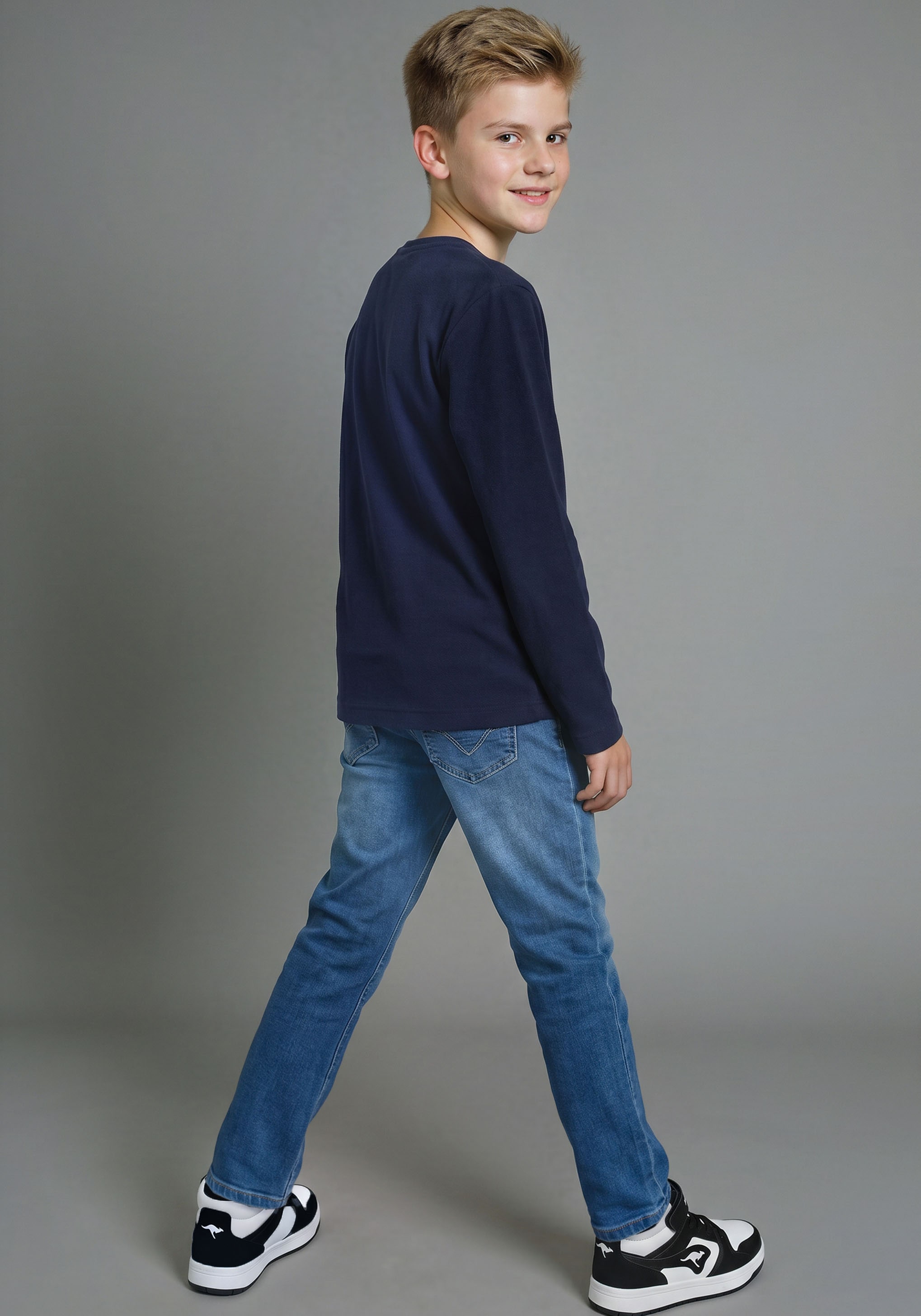 KIDSWORLD Langarmshirt »Sprücheshirt: CHILLEN ist meine Superkraft« Sprücheshirt im modischem Stil