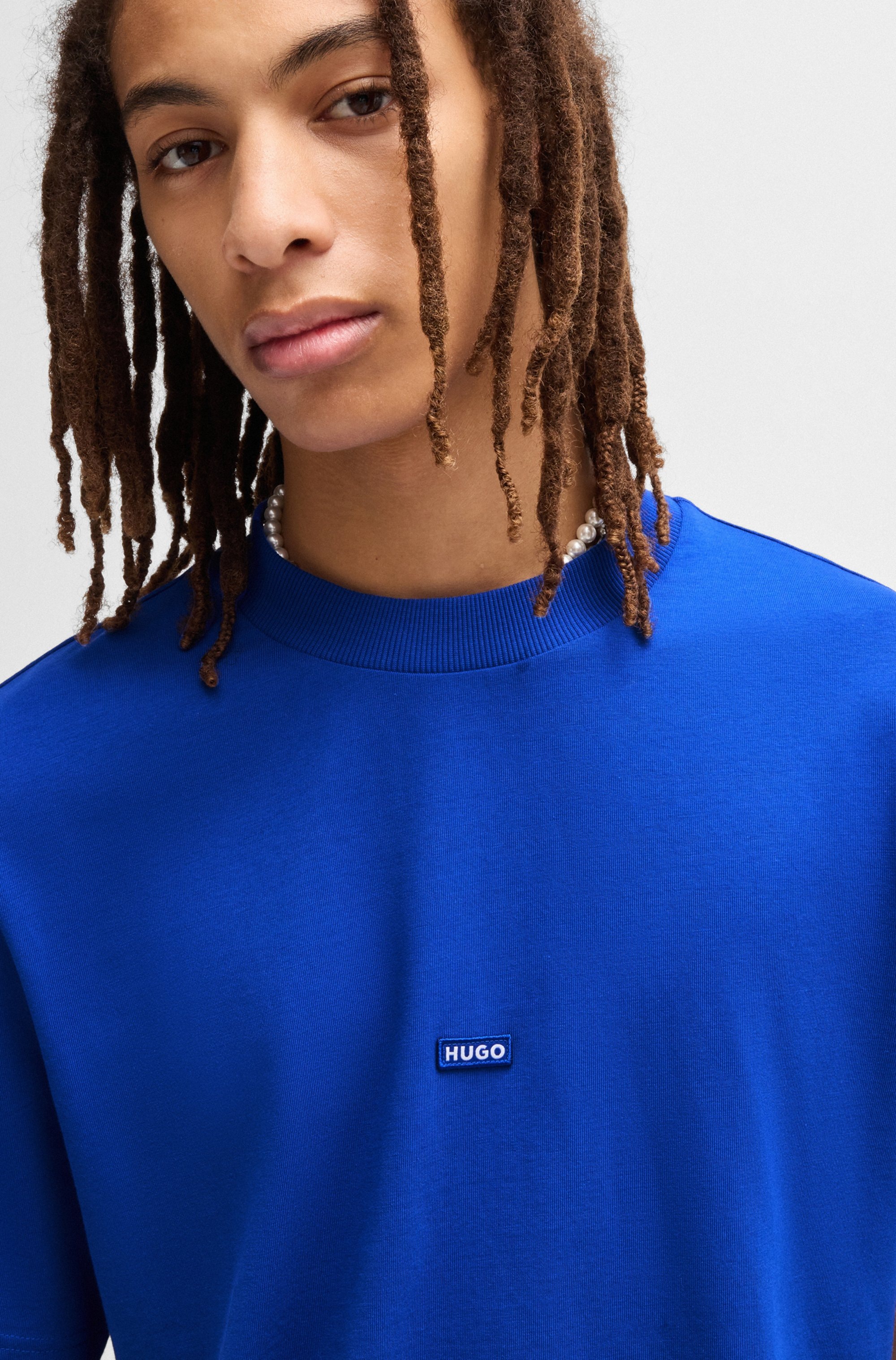 HUGO Blue T-Shirt »Nieros« mit Logo-Patch