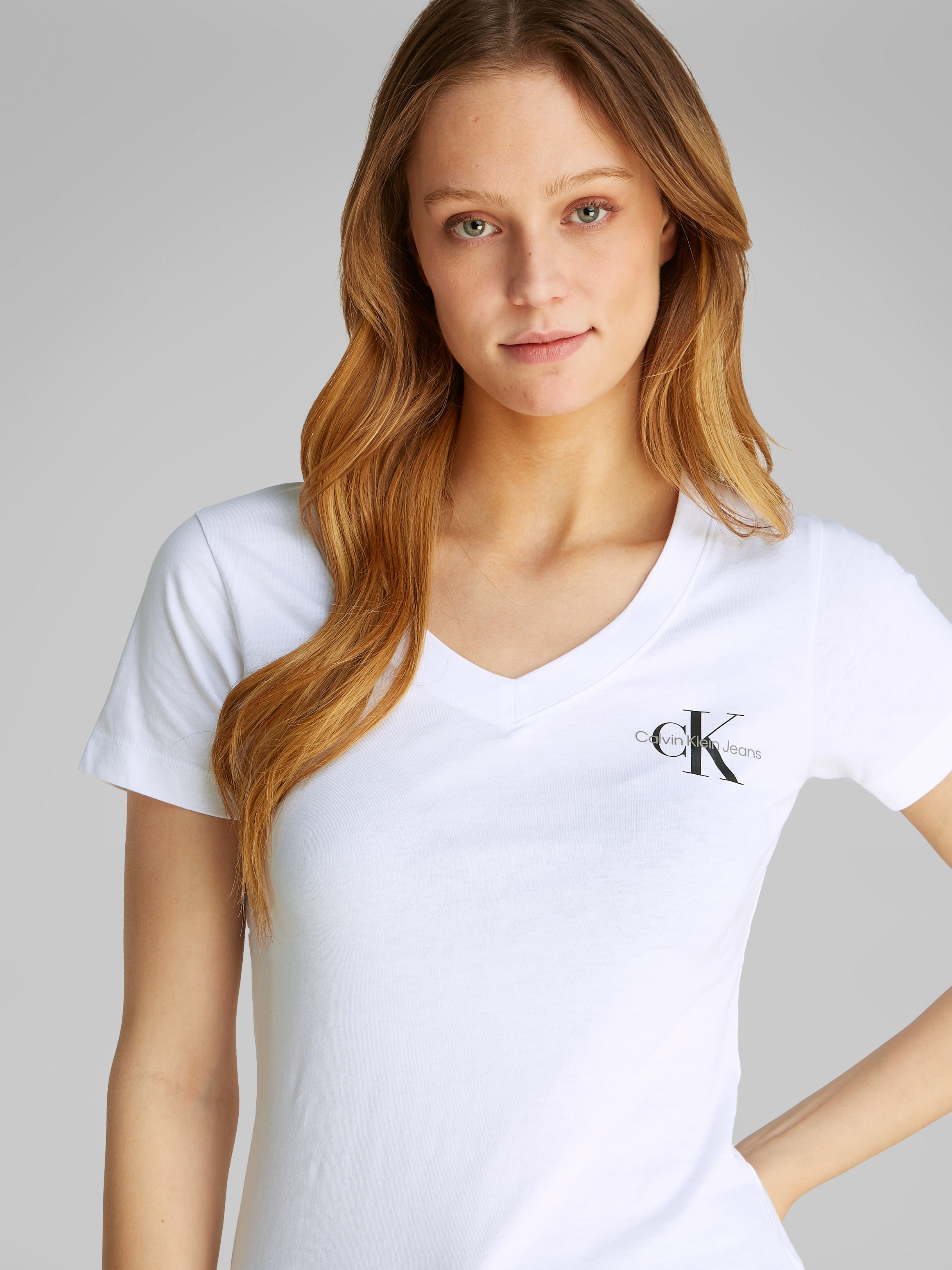 Calvin Klein Jeans T-Shirt »2-PACK MONOLOGO V-NECK TEE«, (Packung, 2er-Pack), mit Logomarkenlabel