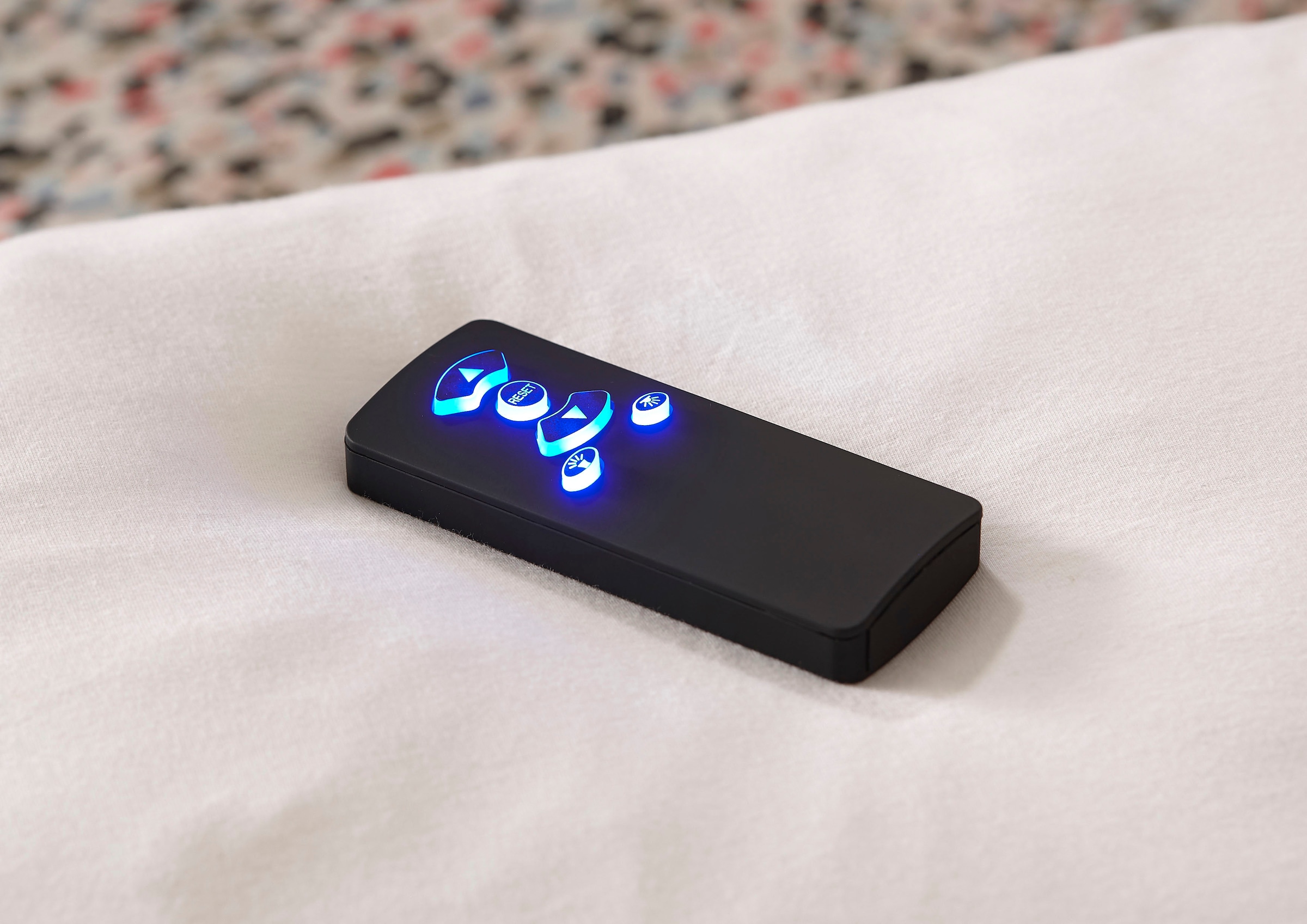 ED EXCITING DESIGN Boxspringbett »Denver«, inkl. Motorverstellung, Duo-Matratze, Topper, und motorisierter TV-Halterung bis 40 Zoll