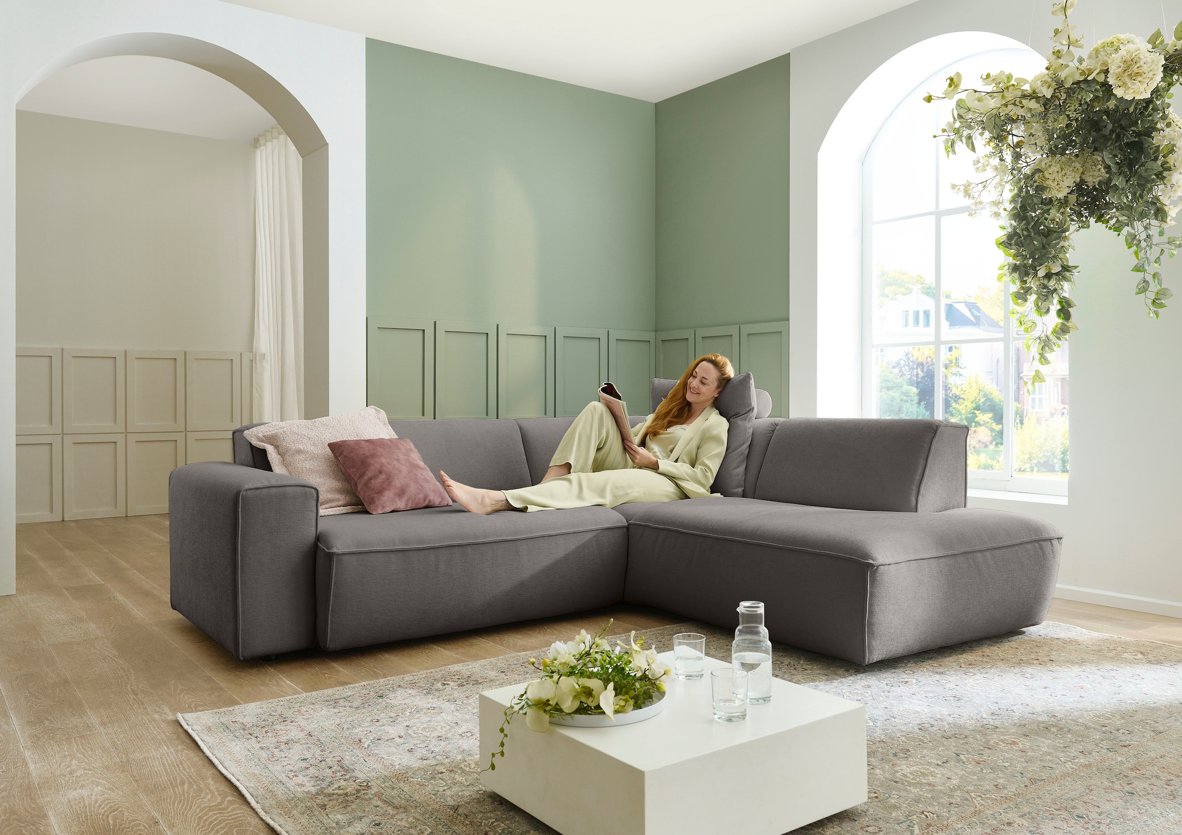 Die PlanBar Ecksofa »MP-IN24083« SoftSitz-Kaltschaumpolsterung, wahlweise mit motorischer Vorziehbank